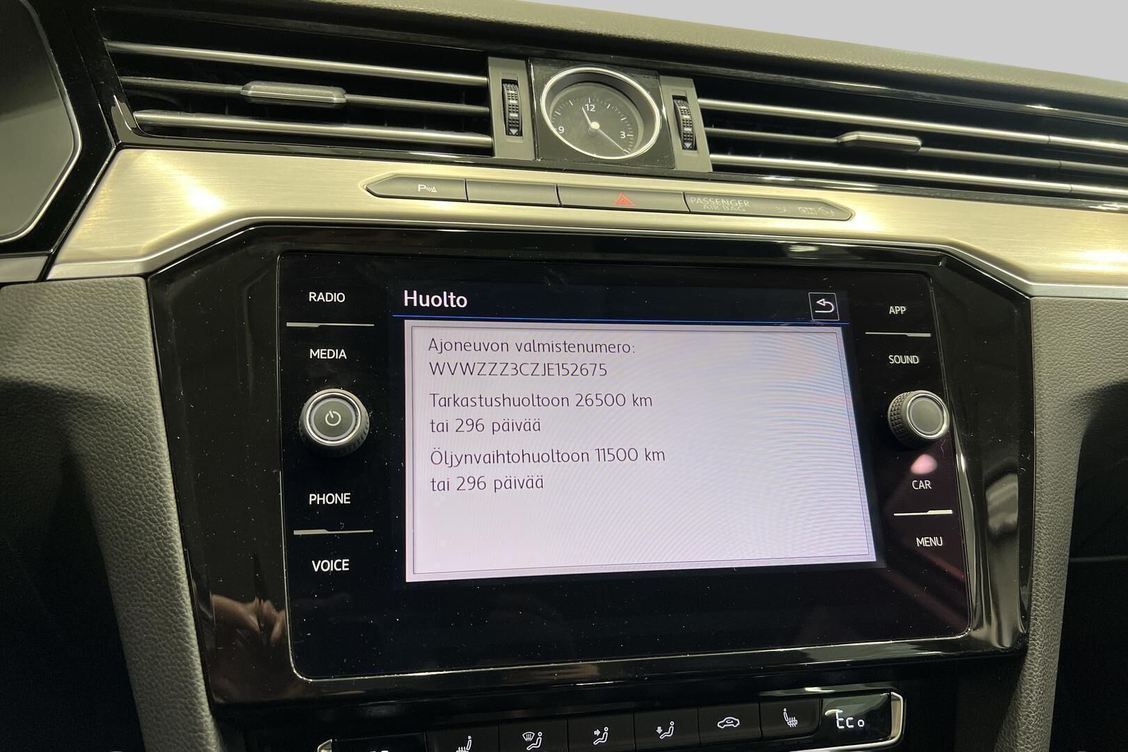 Volkswagen Passat iso kuva 16