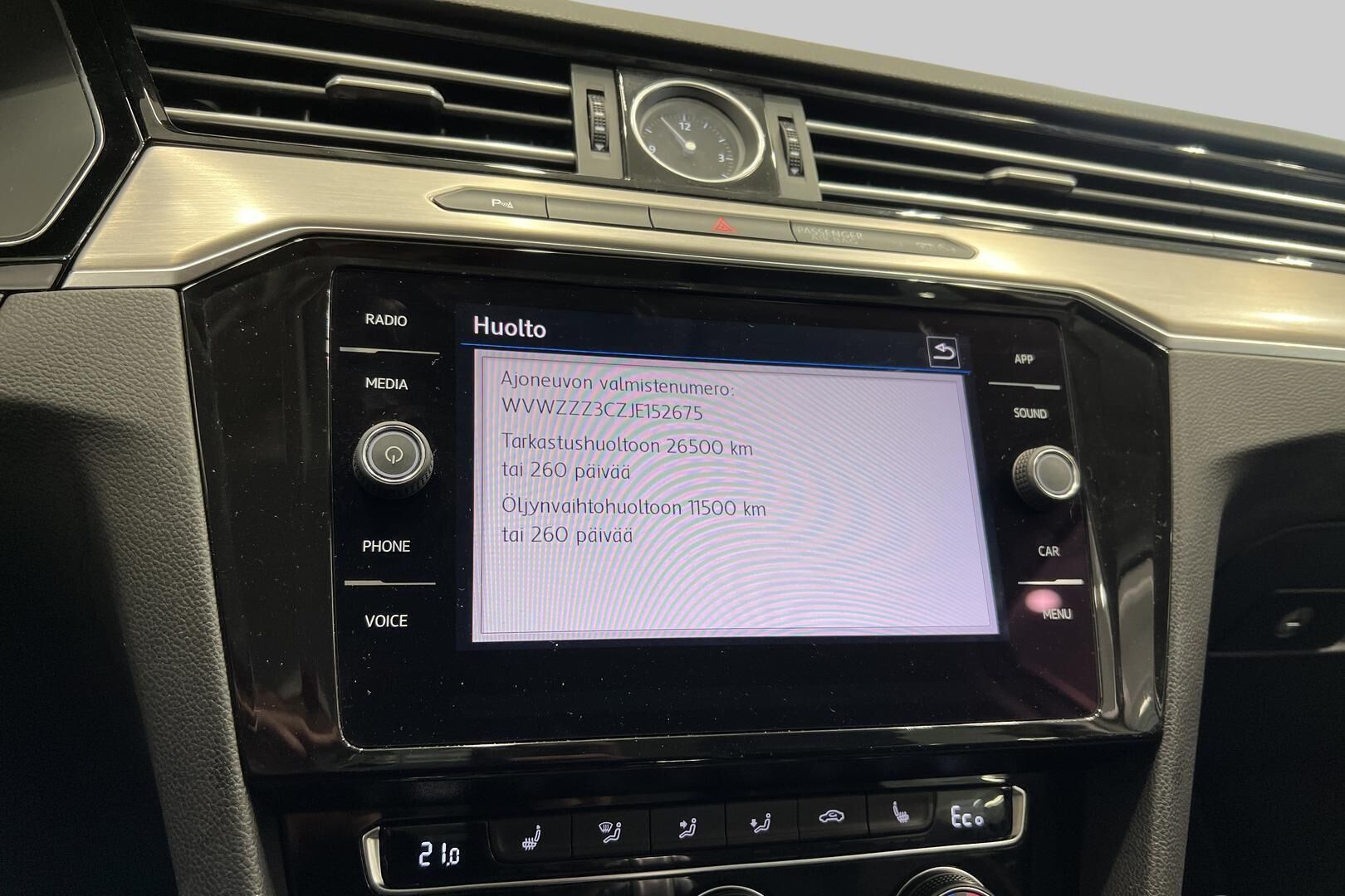 Volkswagen Passat iso kuva 16