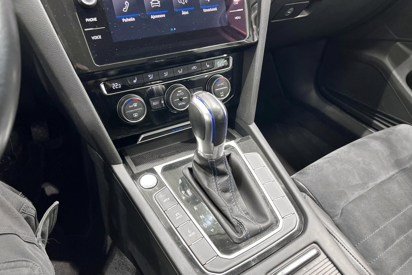 Volkswagen Passat iso kuva 19