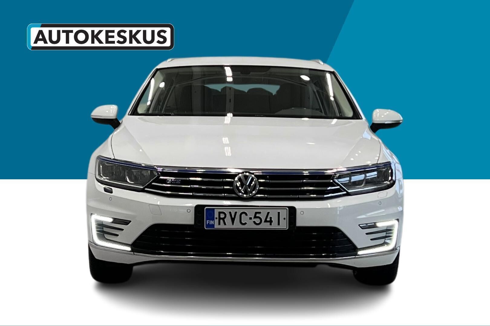 Volkswagen Passat iso kuva 2