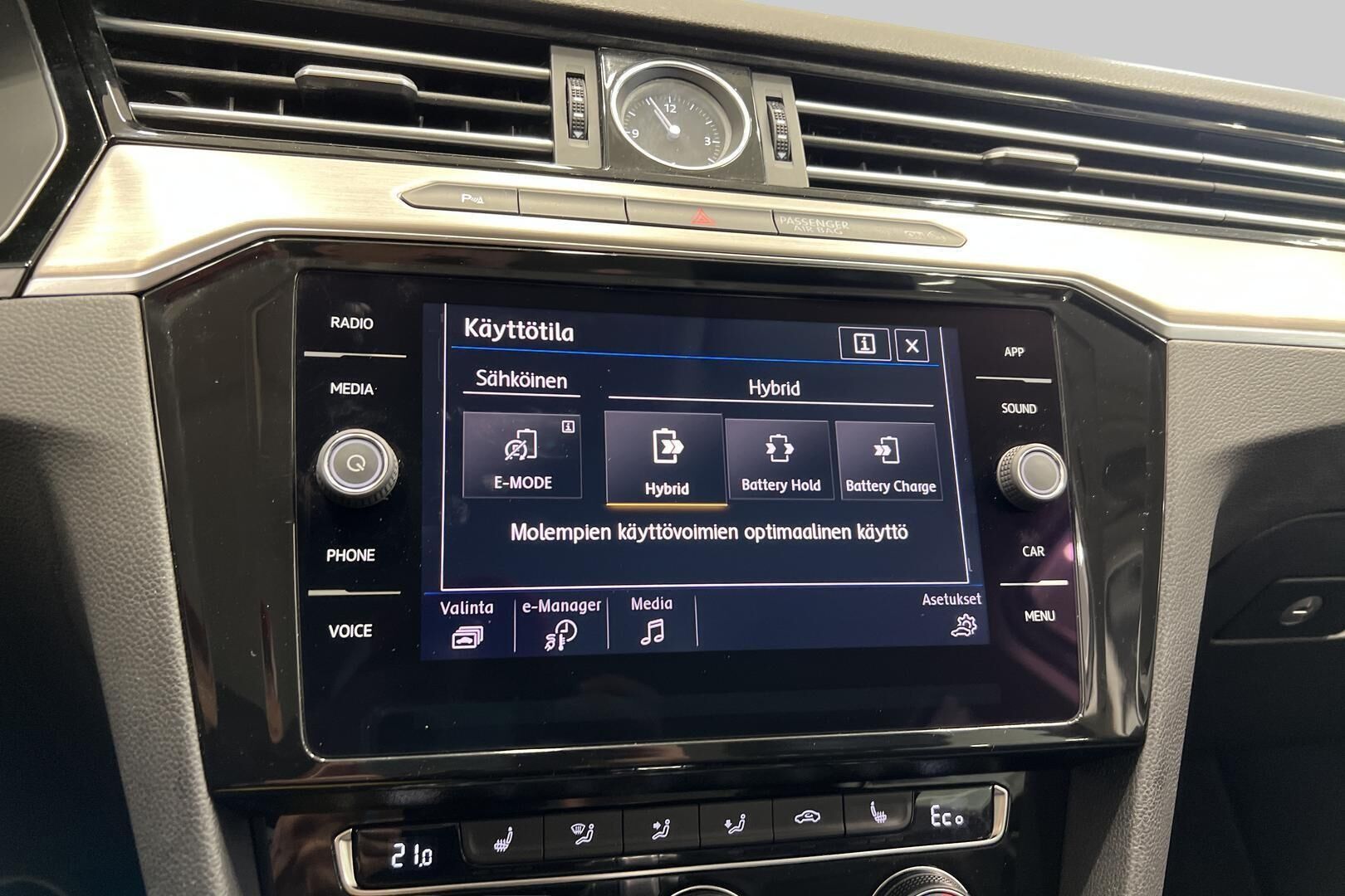 Volkswagen Passat iso kuva 20