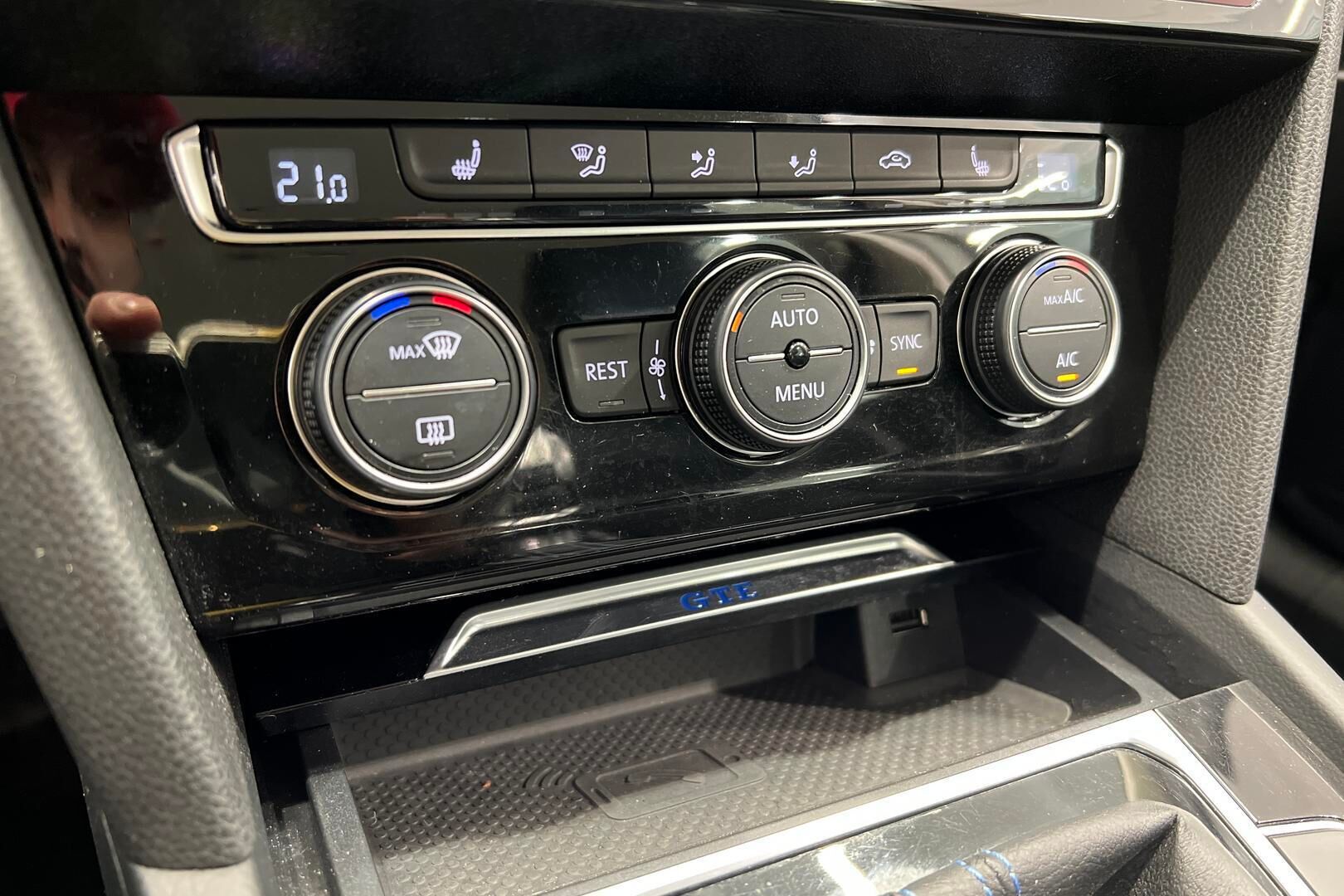 Volkswagen Passat iso kuva 21