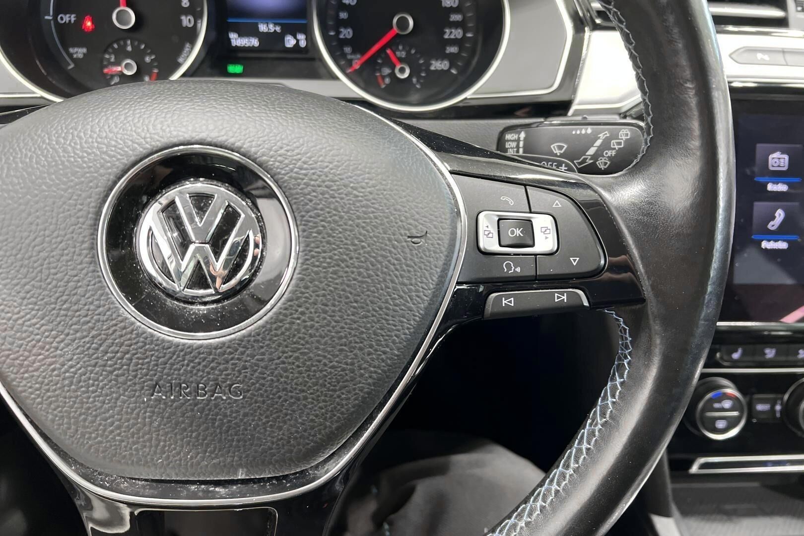 Volkswagen Passat iso kuva 21