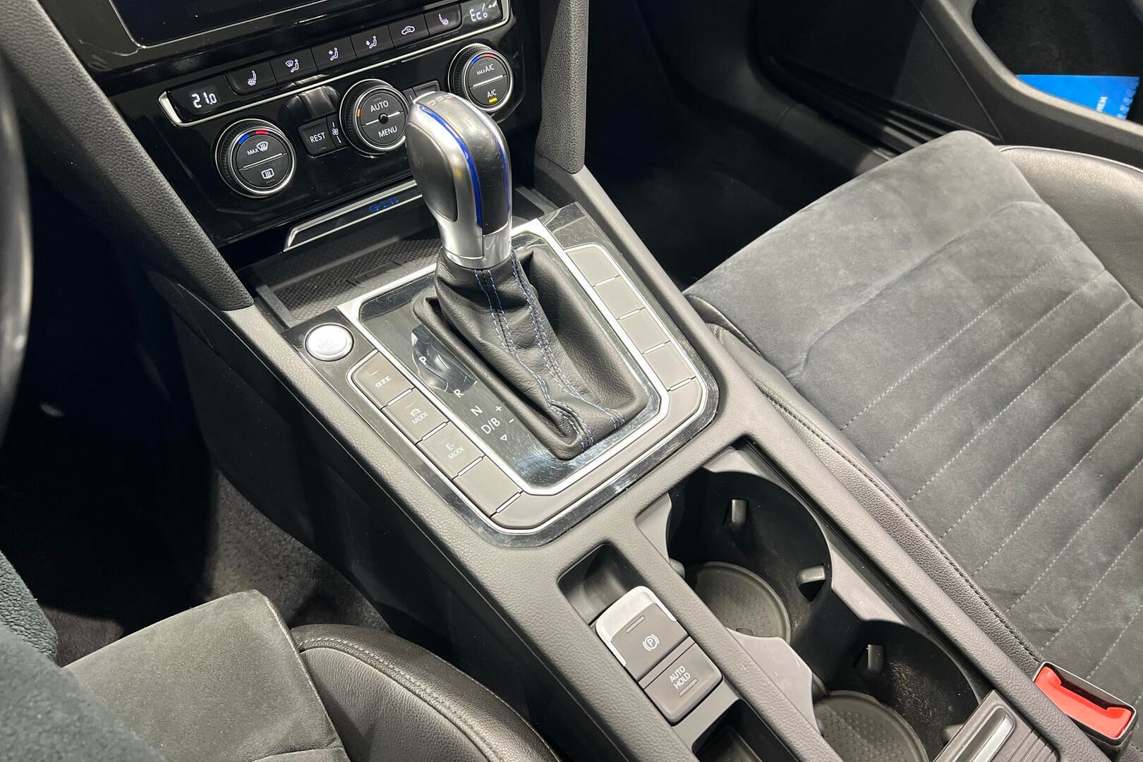 Volkswagen Passat iso kuva 22