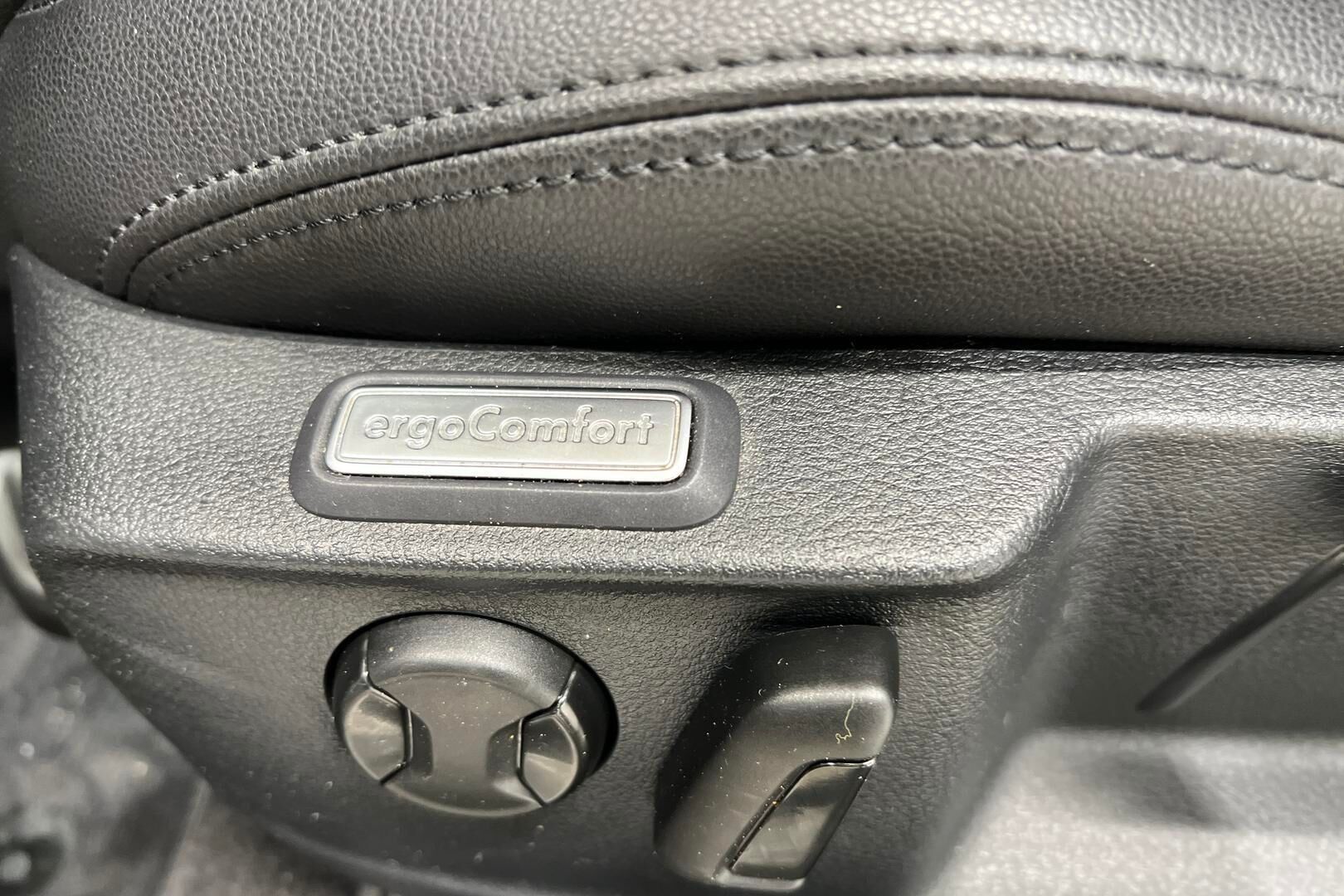 Volkswagen Passat iso kuva 26