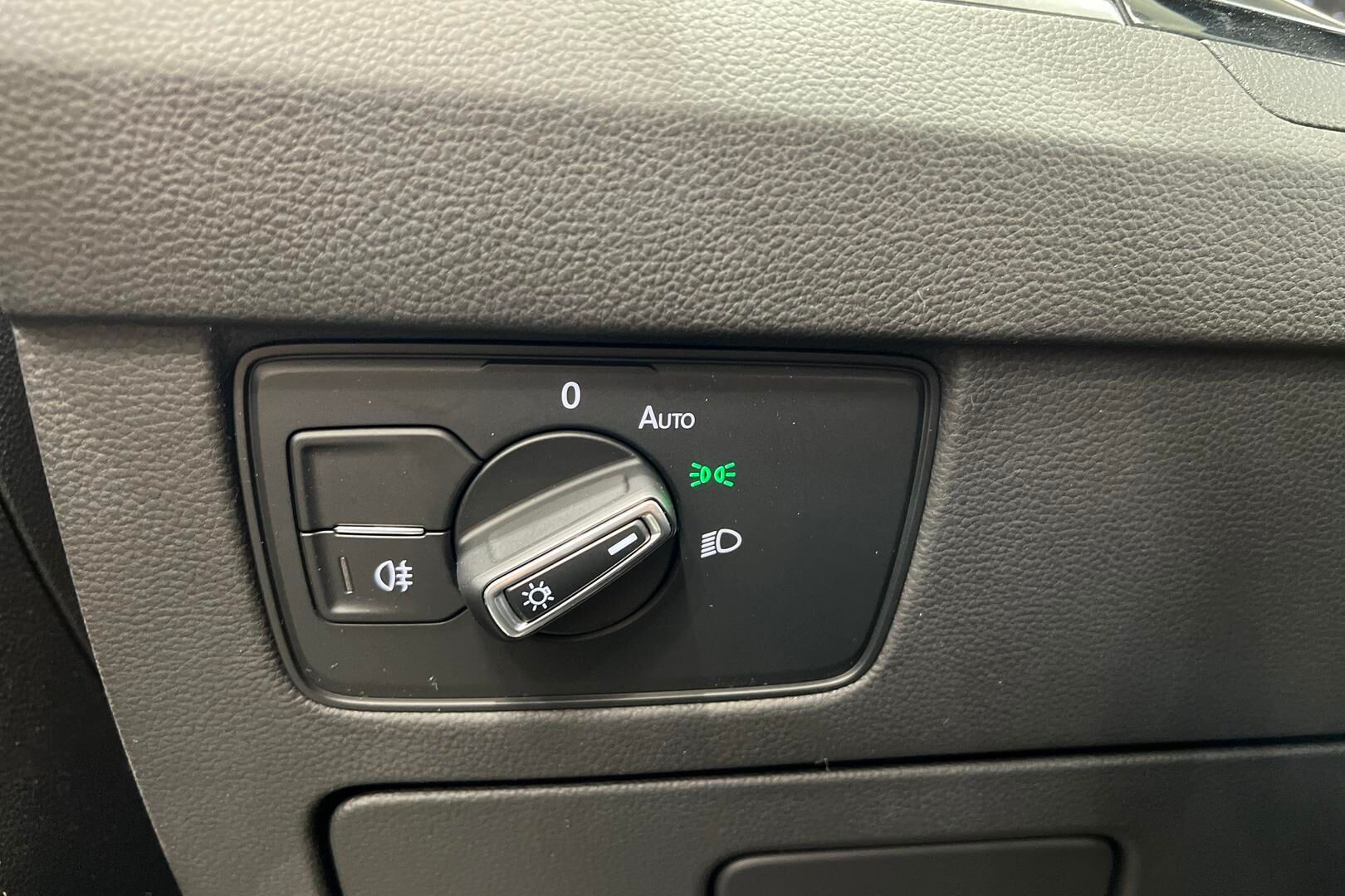 Volkswagen Passat iso kuva 27