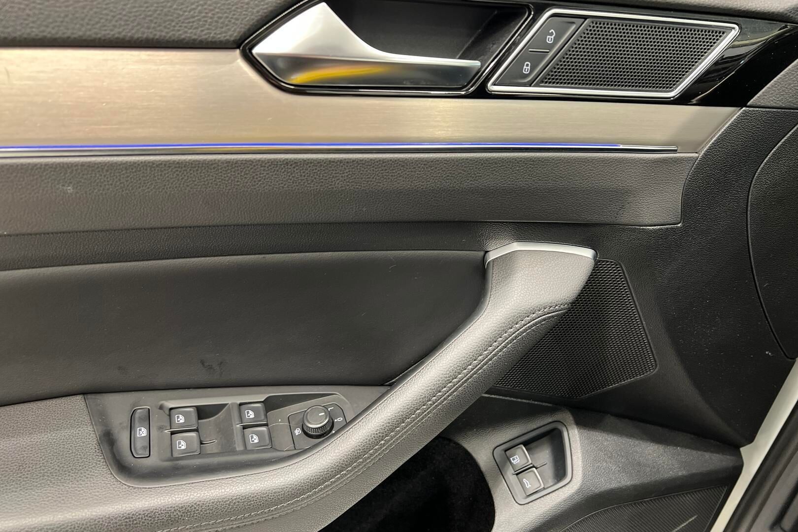 Volkswagen Passat iso kuva 28