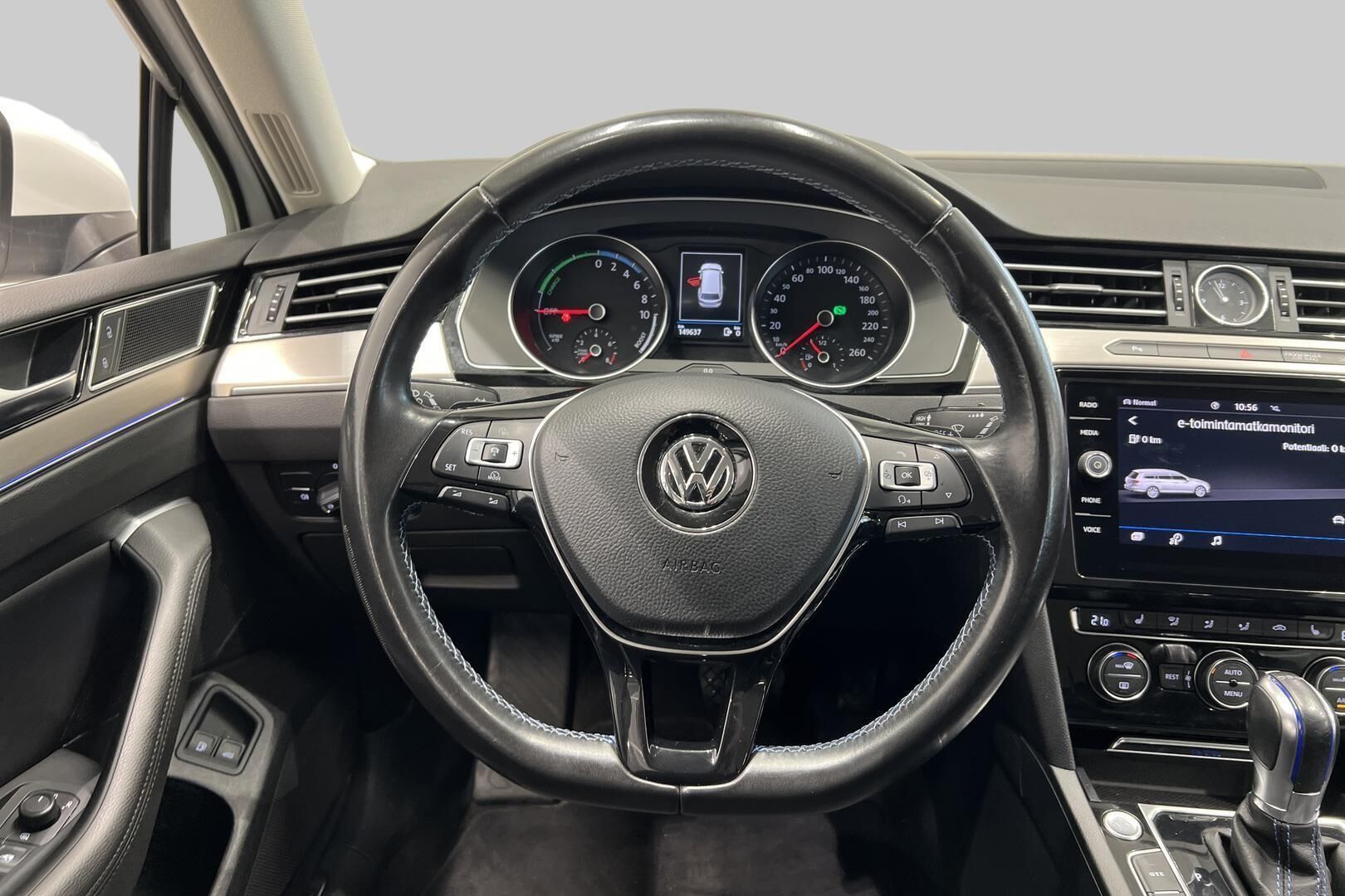 Volkswagen Passat iso kuva 31