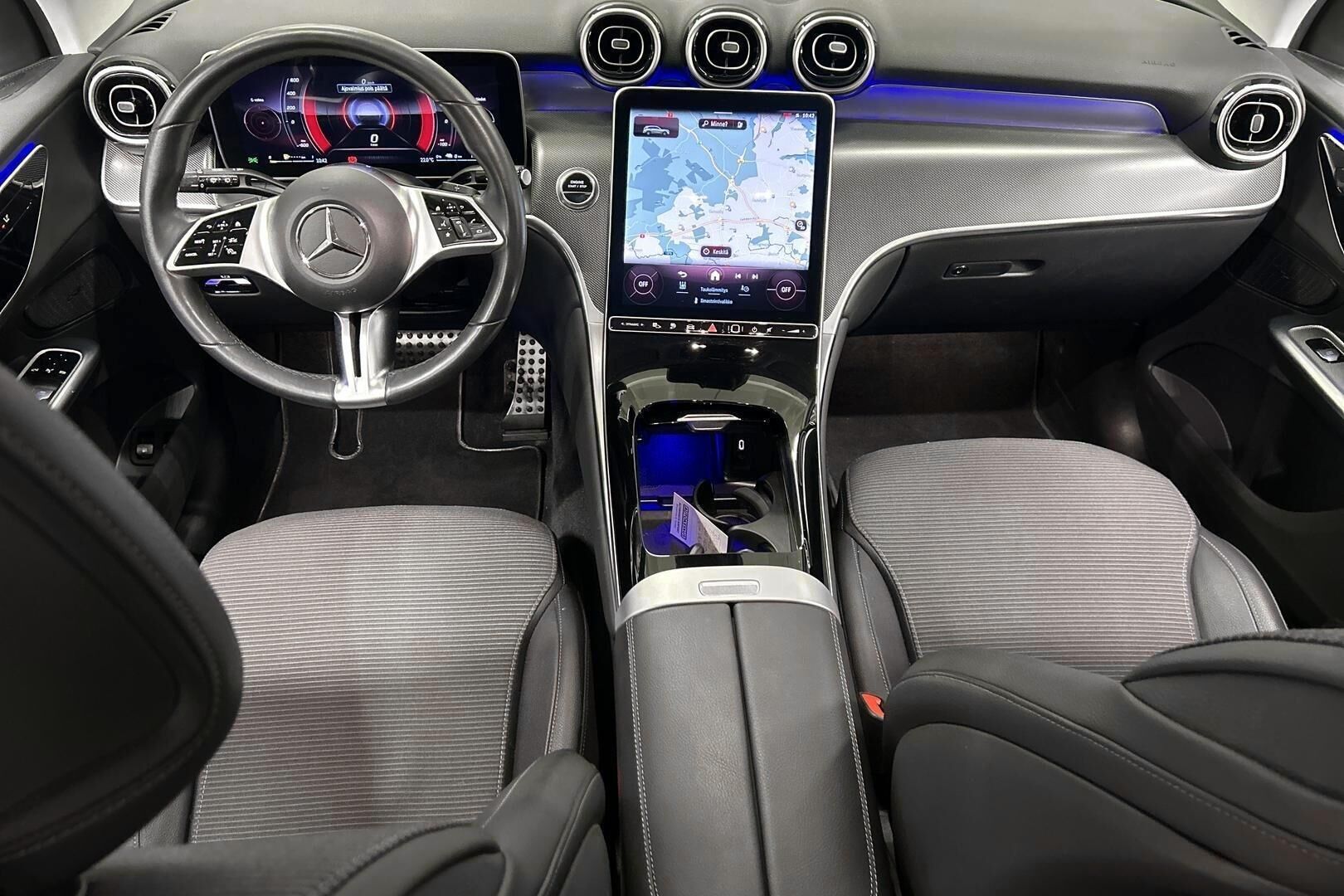 Mercedes-Benz GLC iso kuva 11