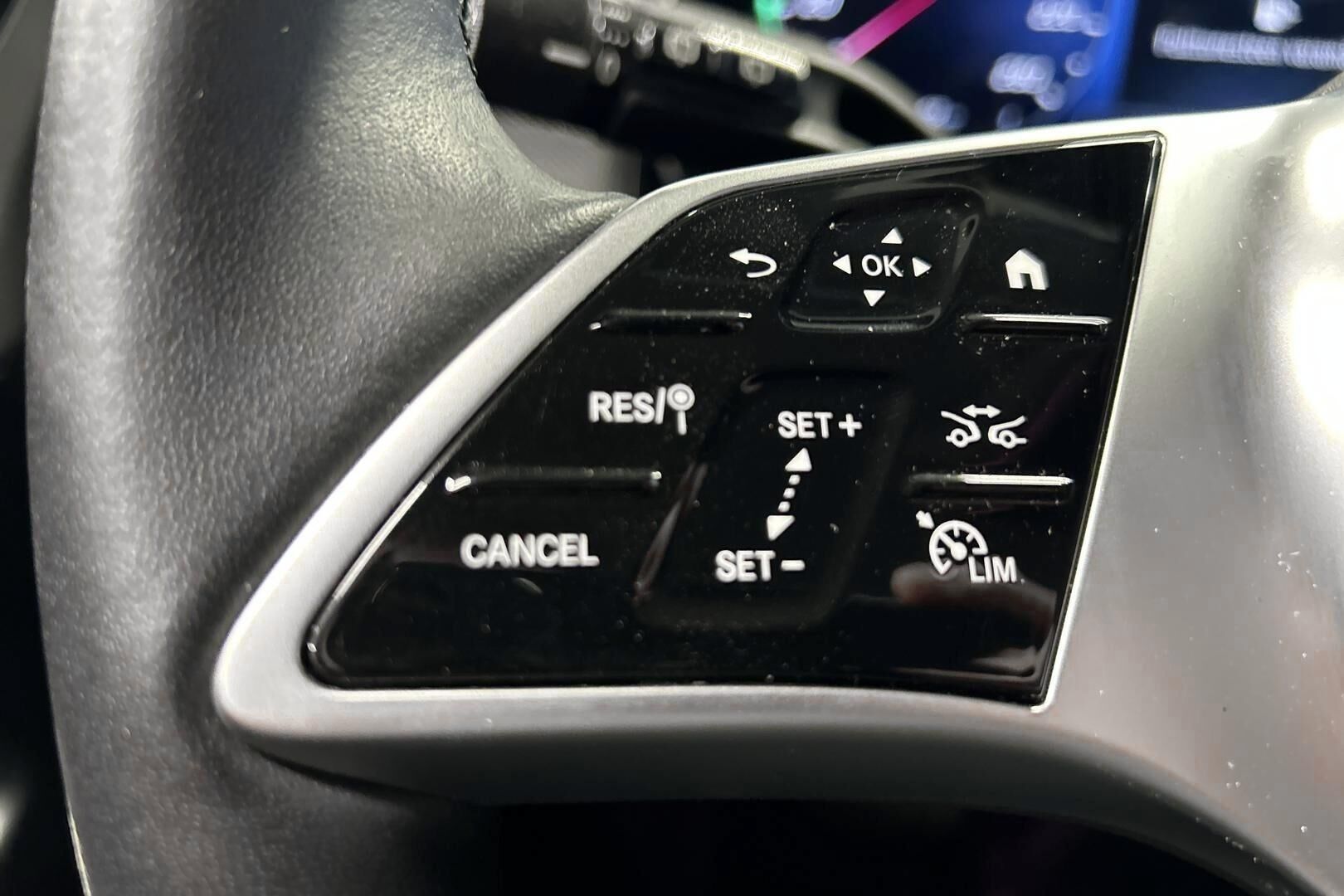 Mercedes-Benz GLC iso kuva 13