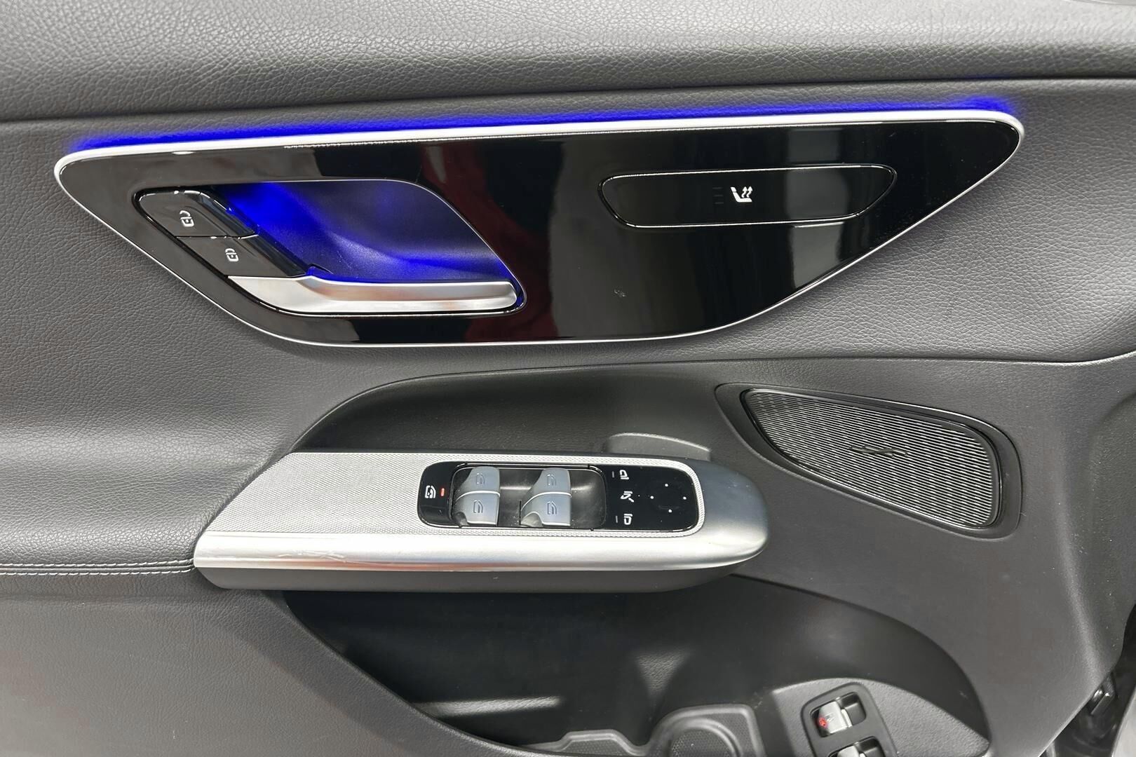 Mercedes-Benz GLC iso kuva 19