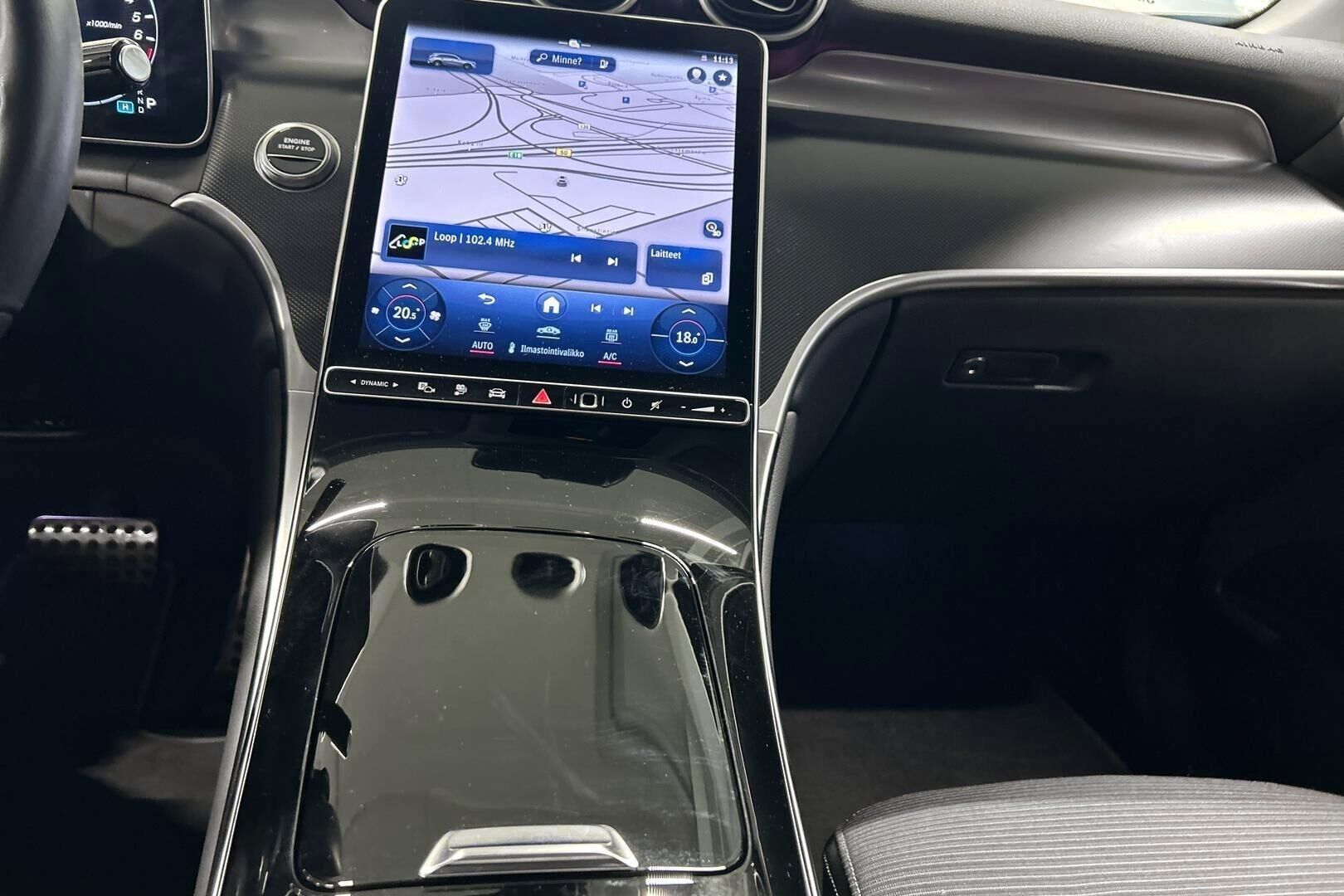 Mercedes-Benz GLC iso kuva 16