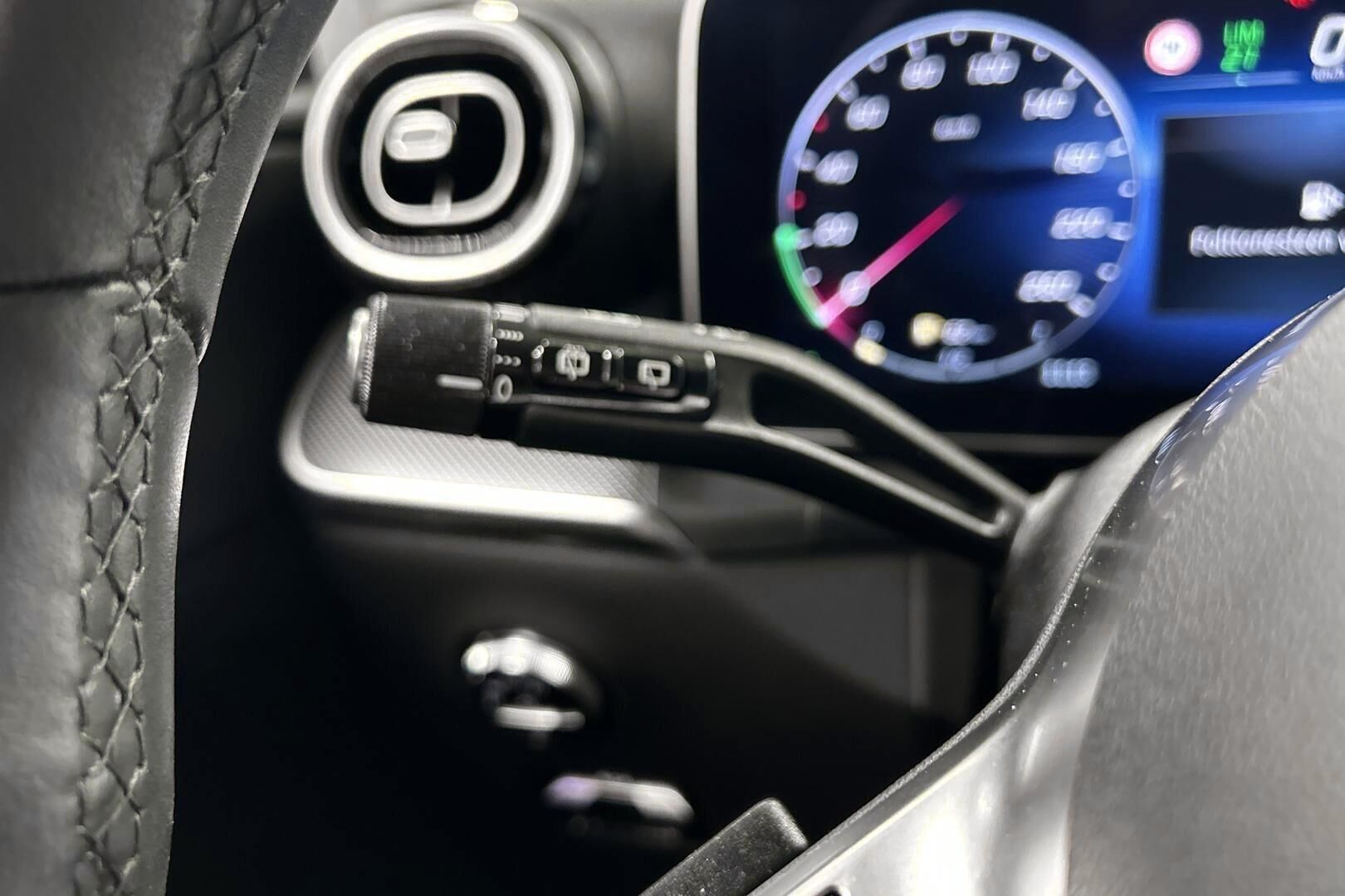 Mercedes-Benz GLC iso kuva 18