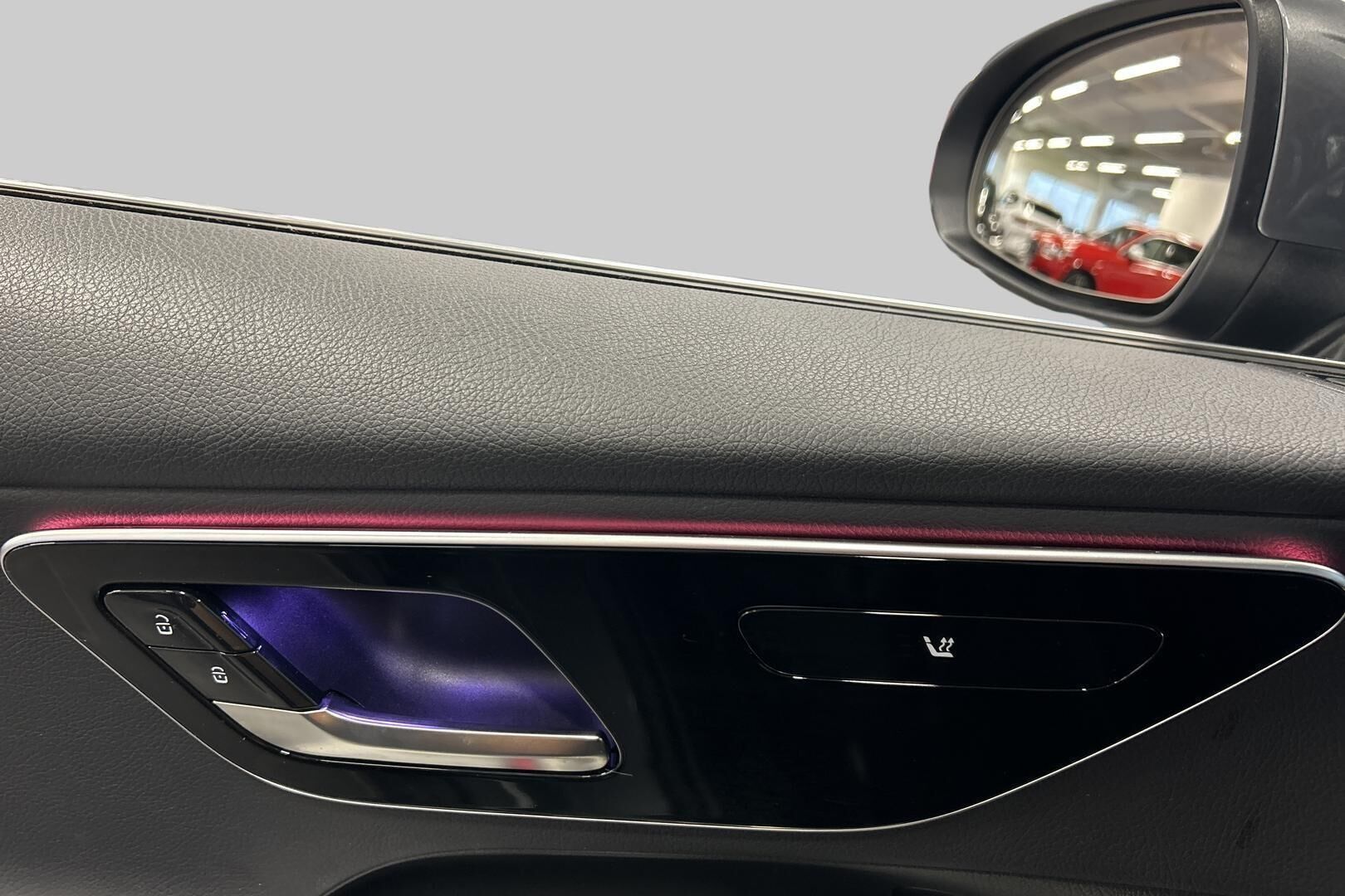 Mercedes-Benz GLC iso kuva 20