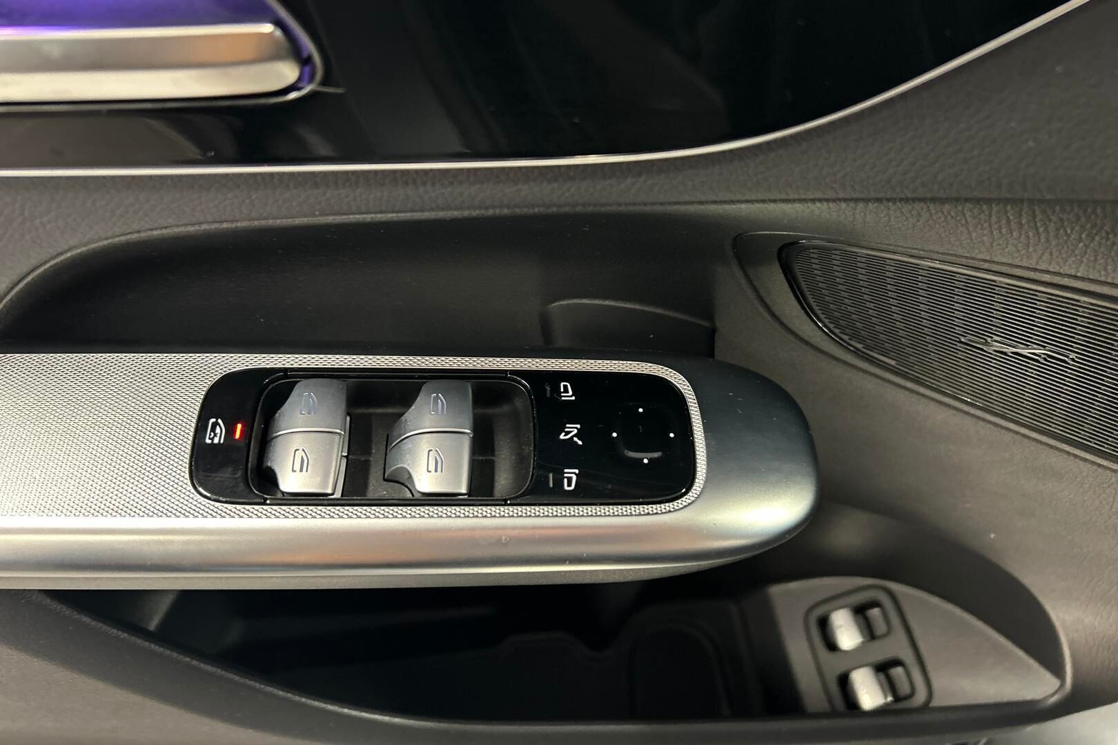 Mercedes-Benz GLC iso kuva 21