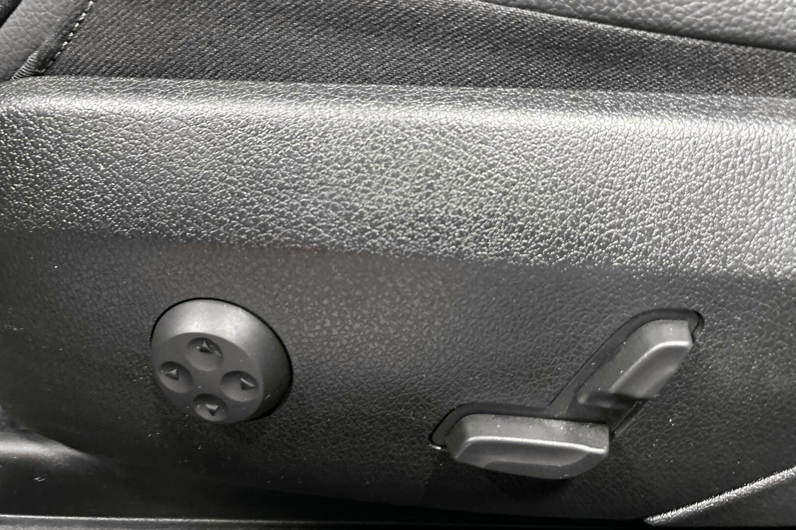 Mercedes-Benz GLC iso kuva 22