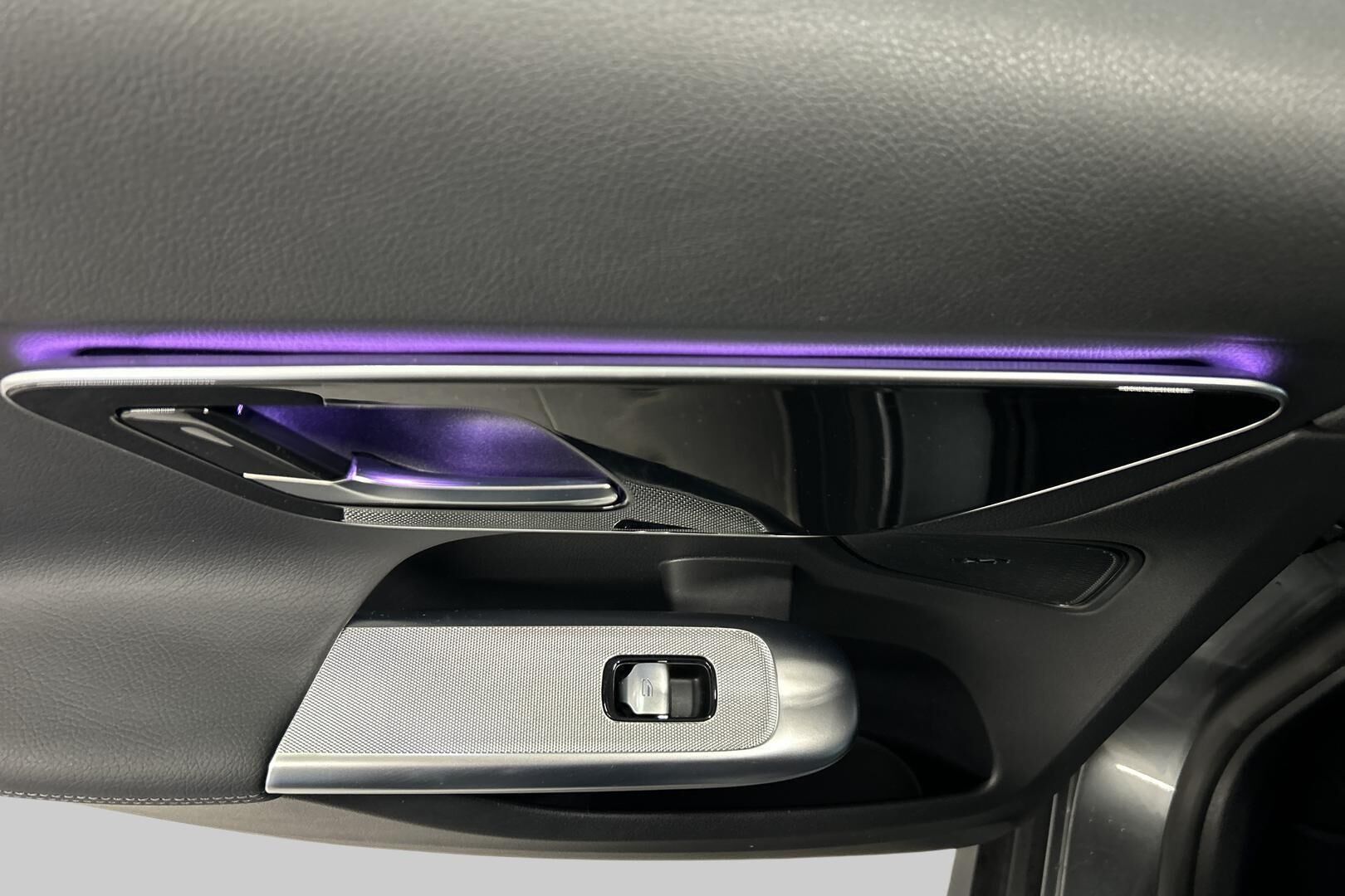 Mercedes-Benz GLC iso kuva 26