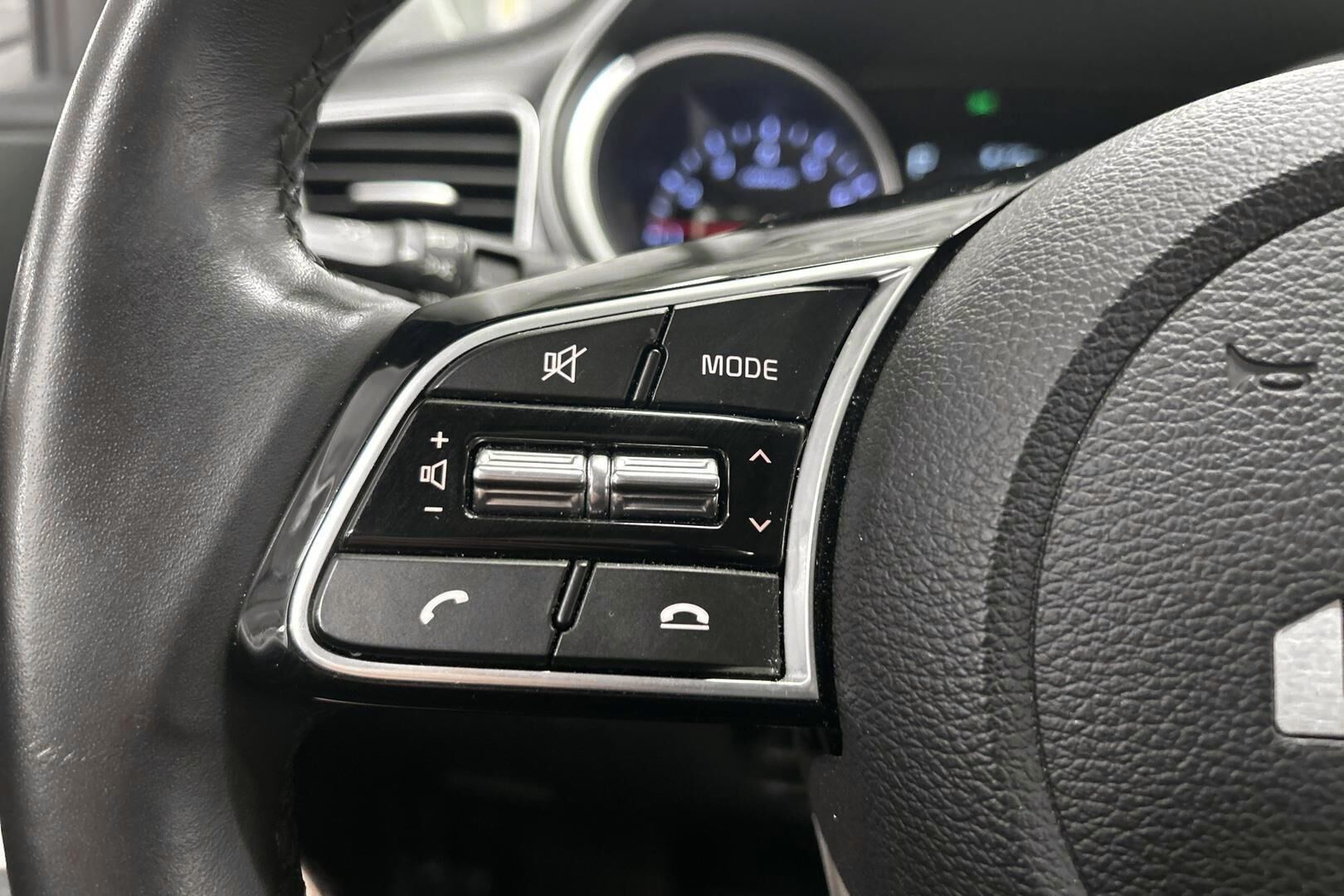 Kia Ceed iso kuva 9