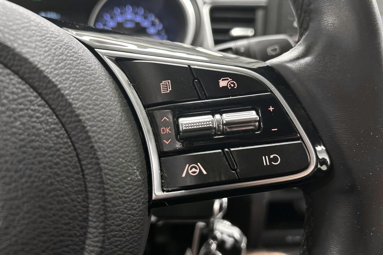 Kia Ceed iso kuva 20