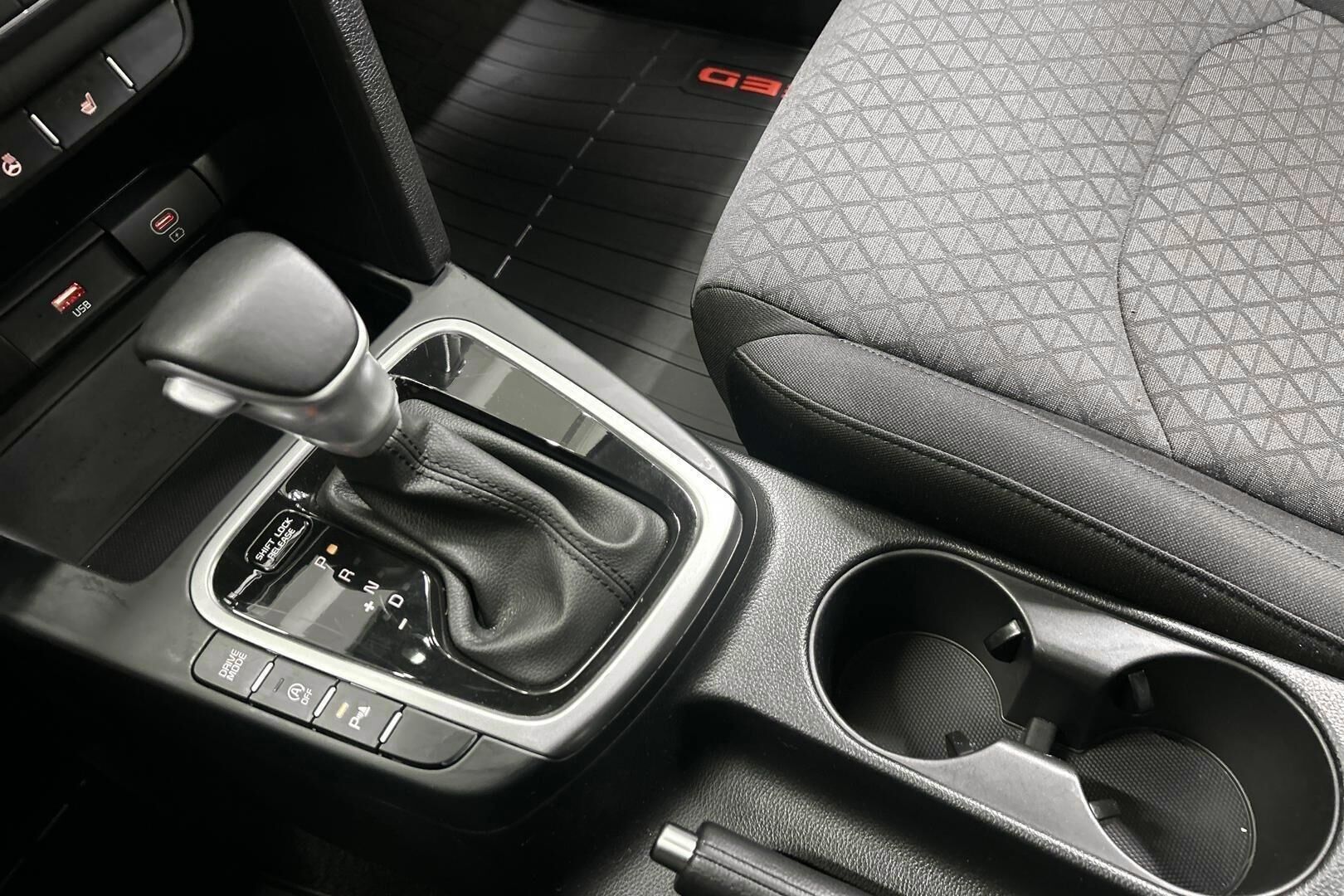 Kia Ceed iso kuva 11