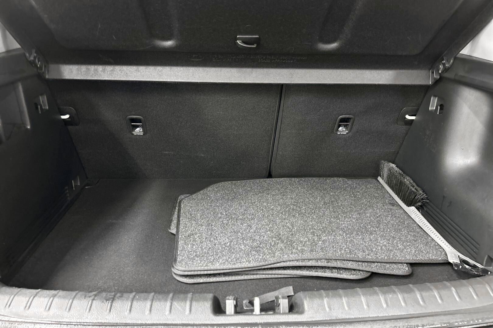 Kia Stonic iso kuva 20