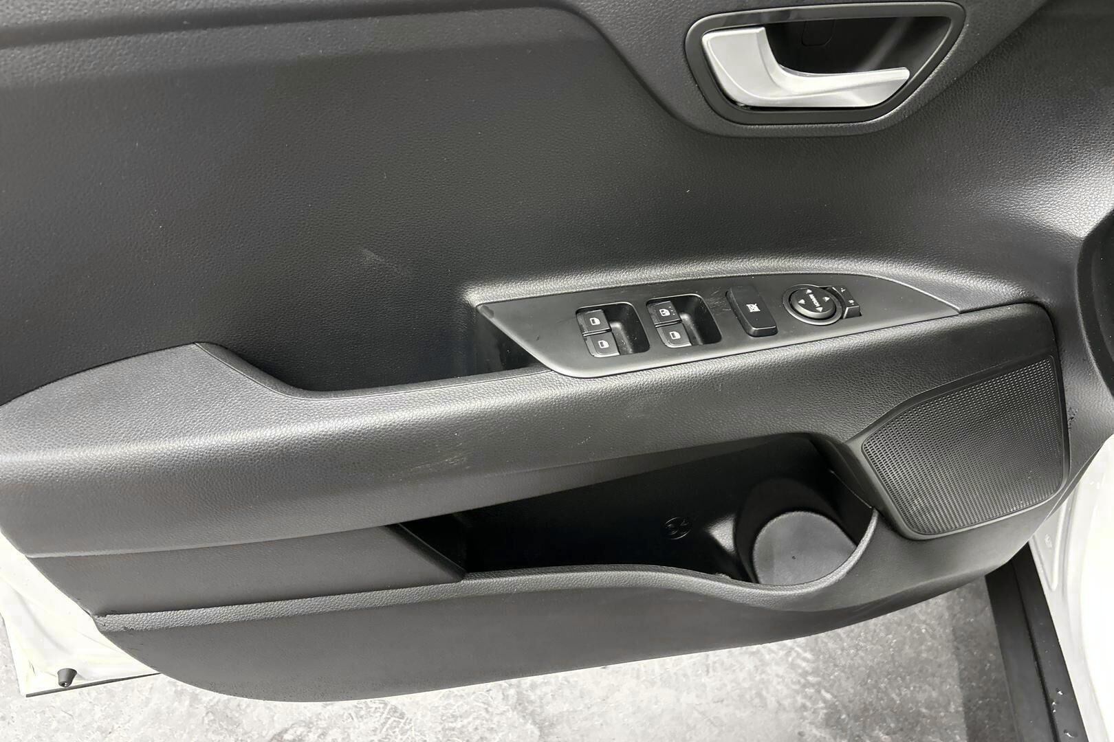 Kia Stonic iso kuva 12