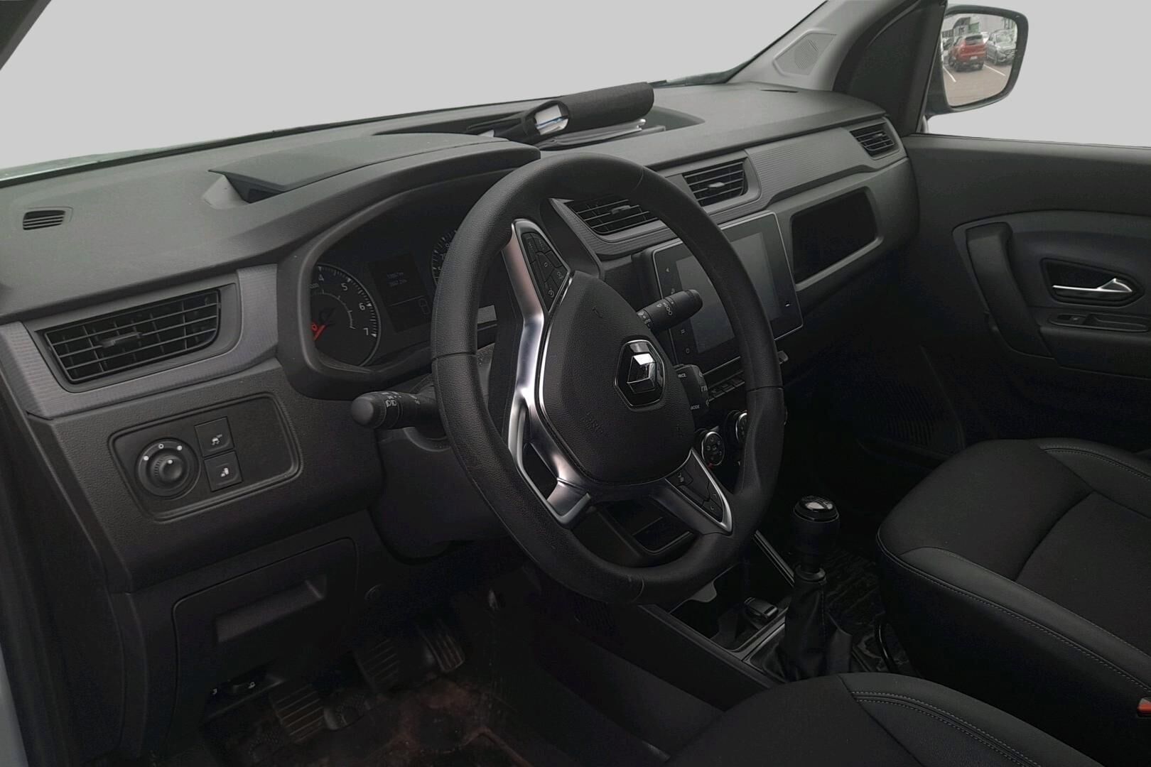 Renault Express iso kuva 2