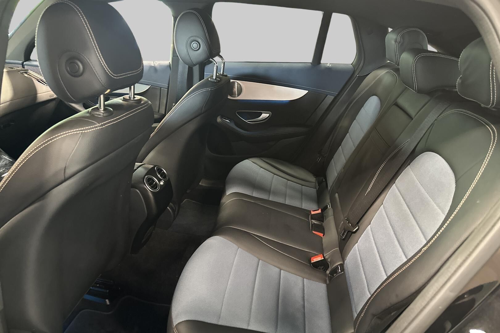 Mercedes-Benz EQC iso kuva 20