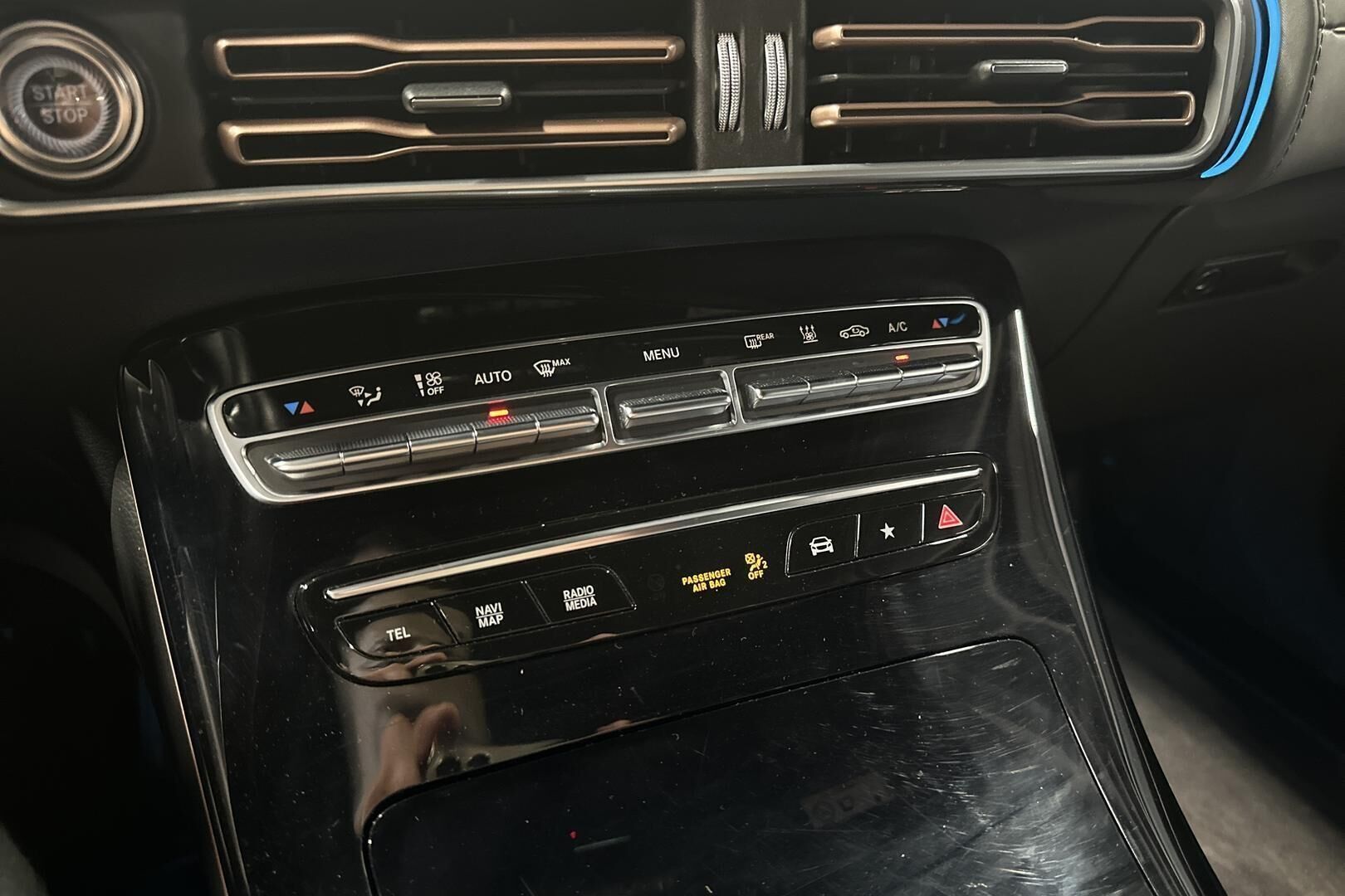 Mercedes-Benz EQC iso kuva 8