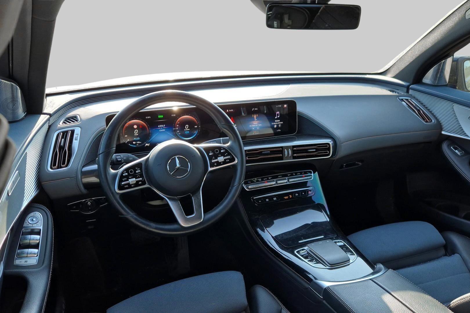 Mercedes-Benz EQC iso kuva 2