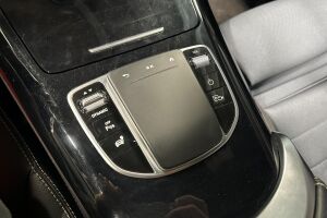 Mercedes-Benz EQC esikatselu 10