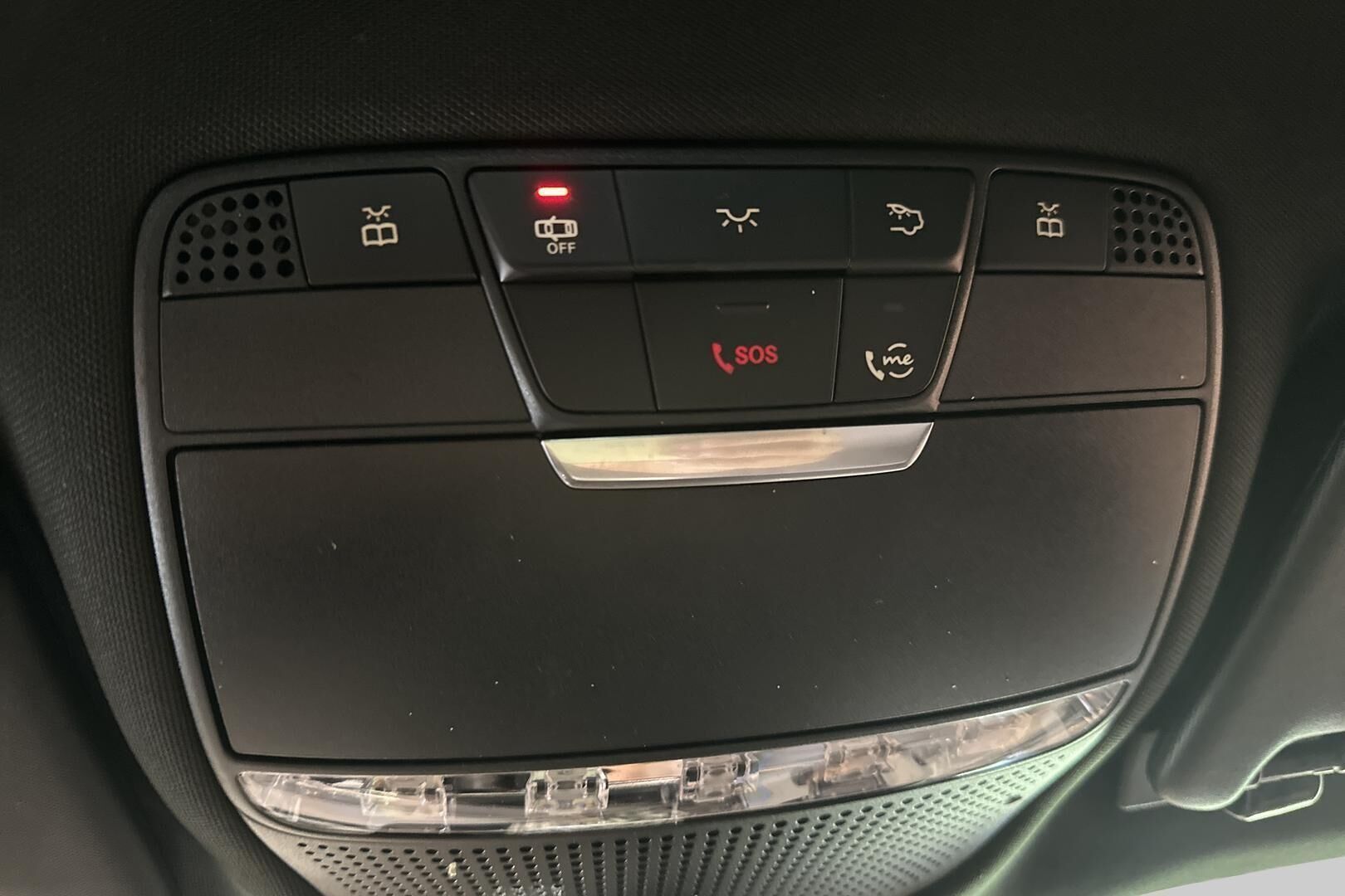 Mercedes-Benz EQC iso kuva 11