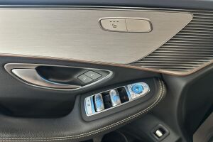 Mercedes-Benz EQC esikatselu 13
