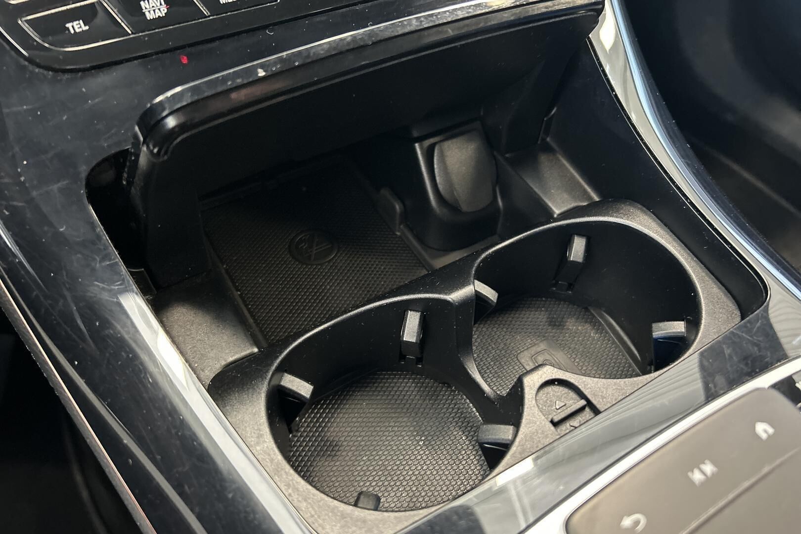 Mercedes-Benz EQC iso kuva 32