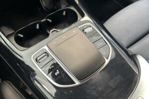 Mercedes-Benz EQC esikatselu 33