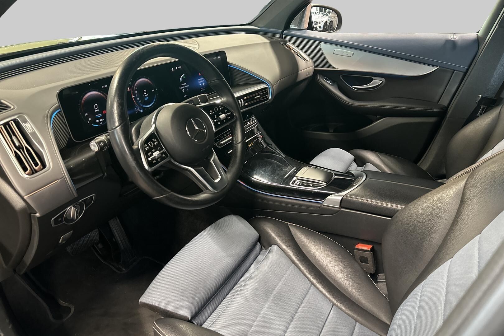 Mercedes-Benz EQC iso kuva 4