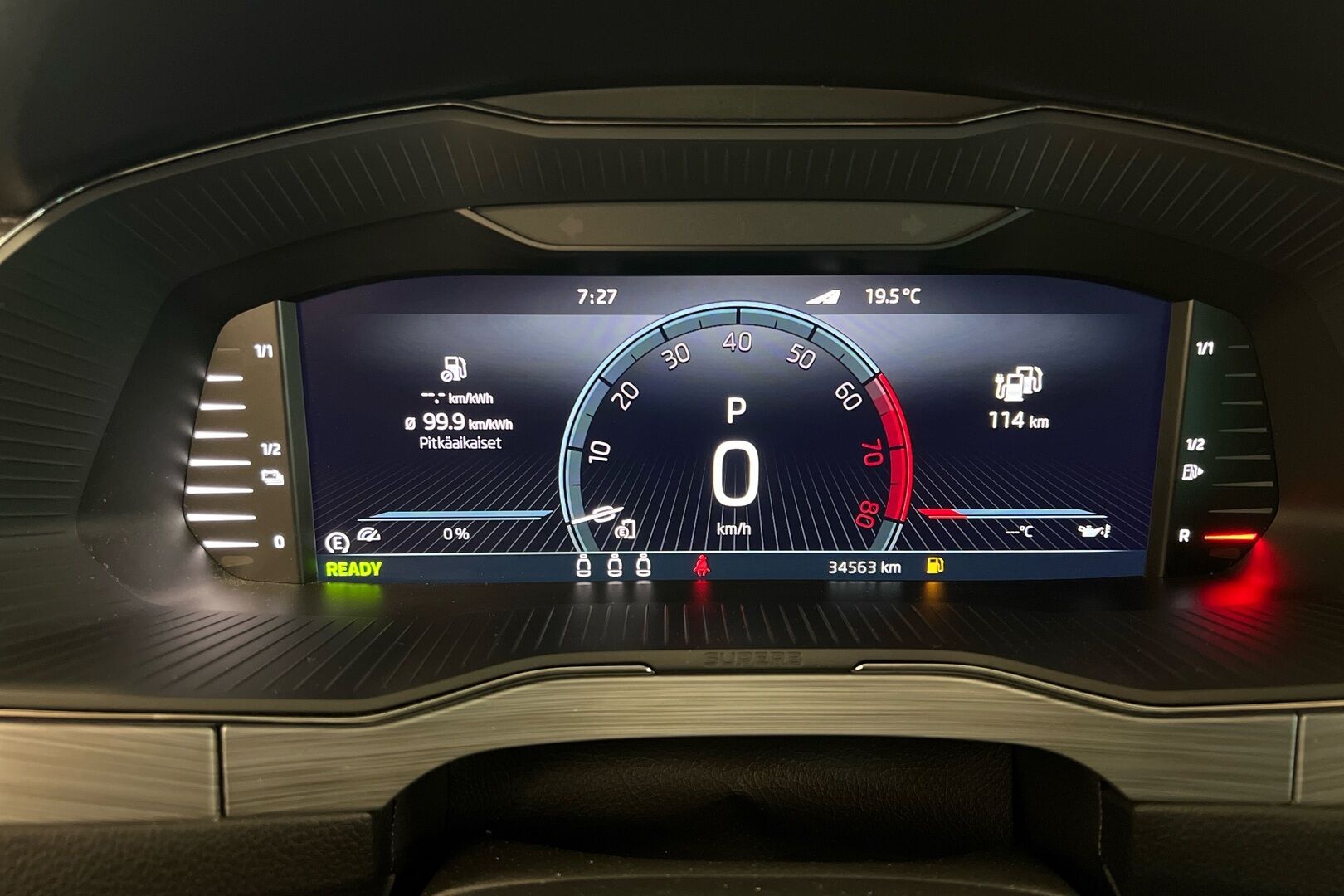 Skoda Superb iso kuva 11