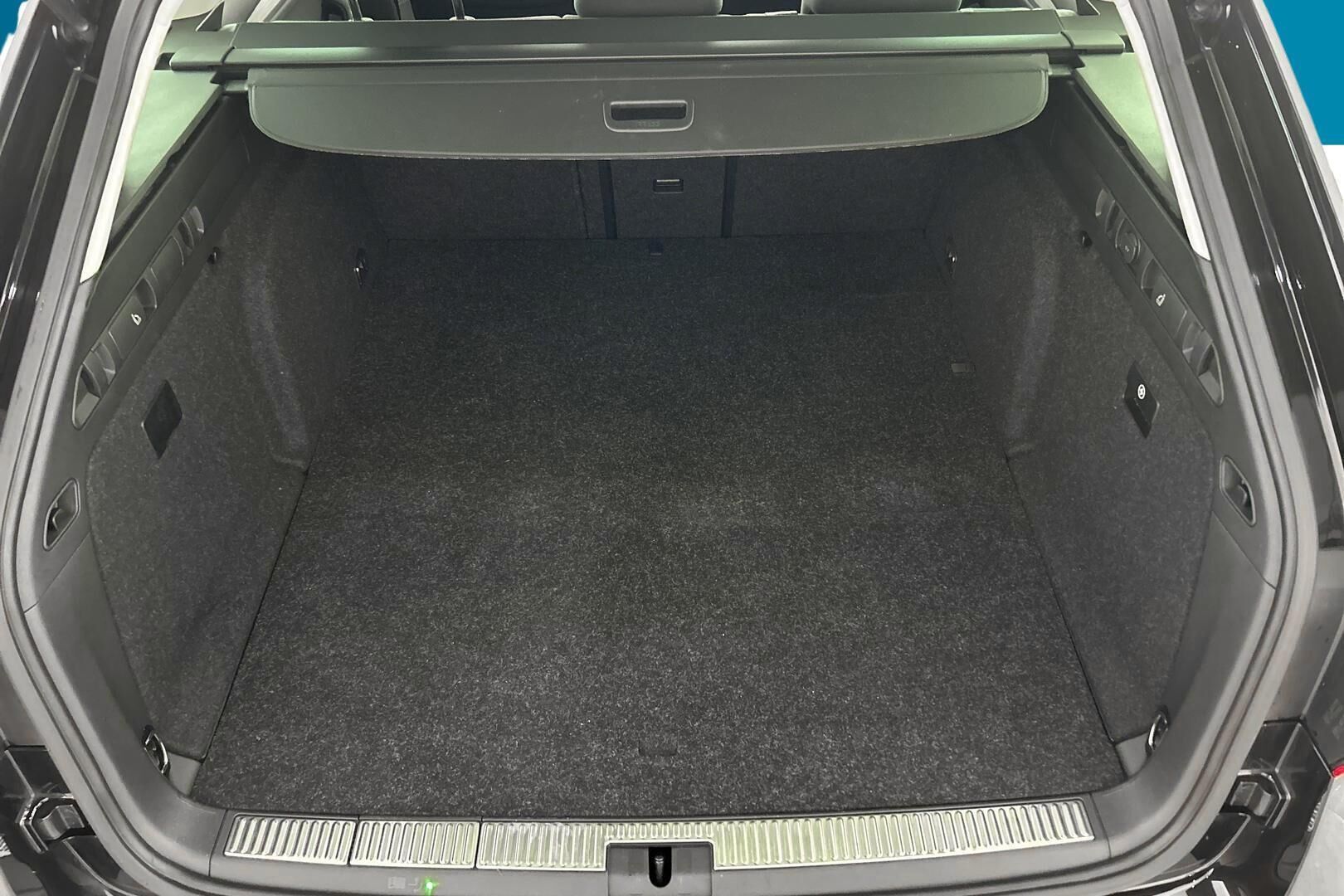 Skoda Superb iso kuva 12