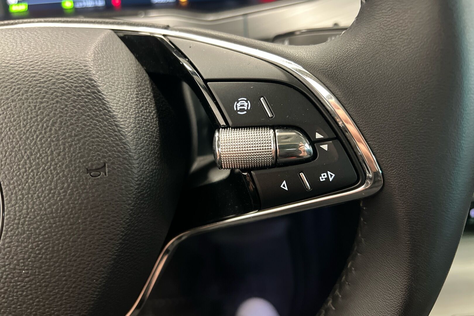 Skoda Superb iso kuva 15