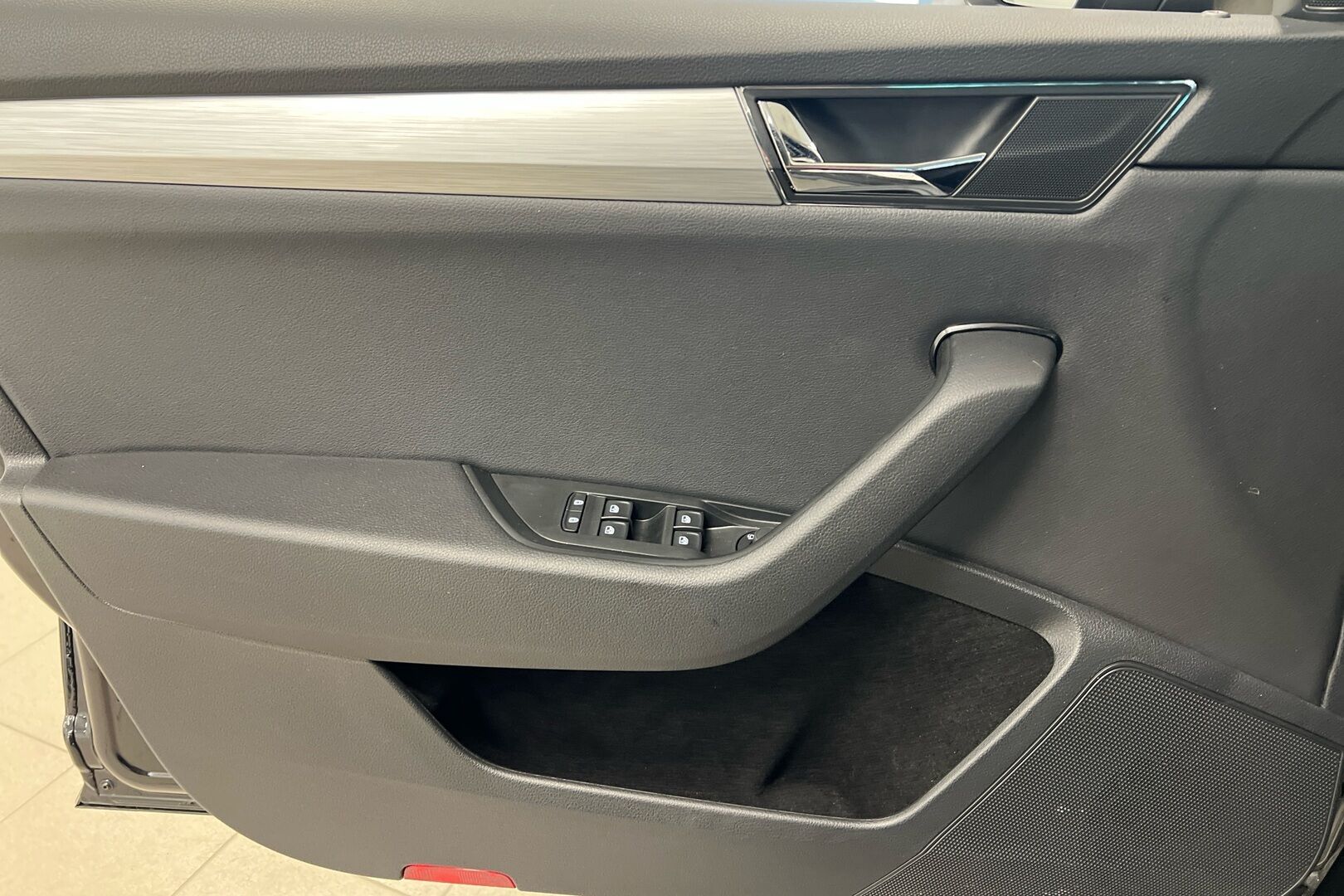 Skoda Superb iso kuva 17