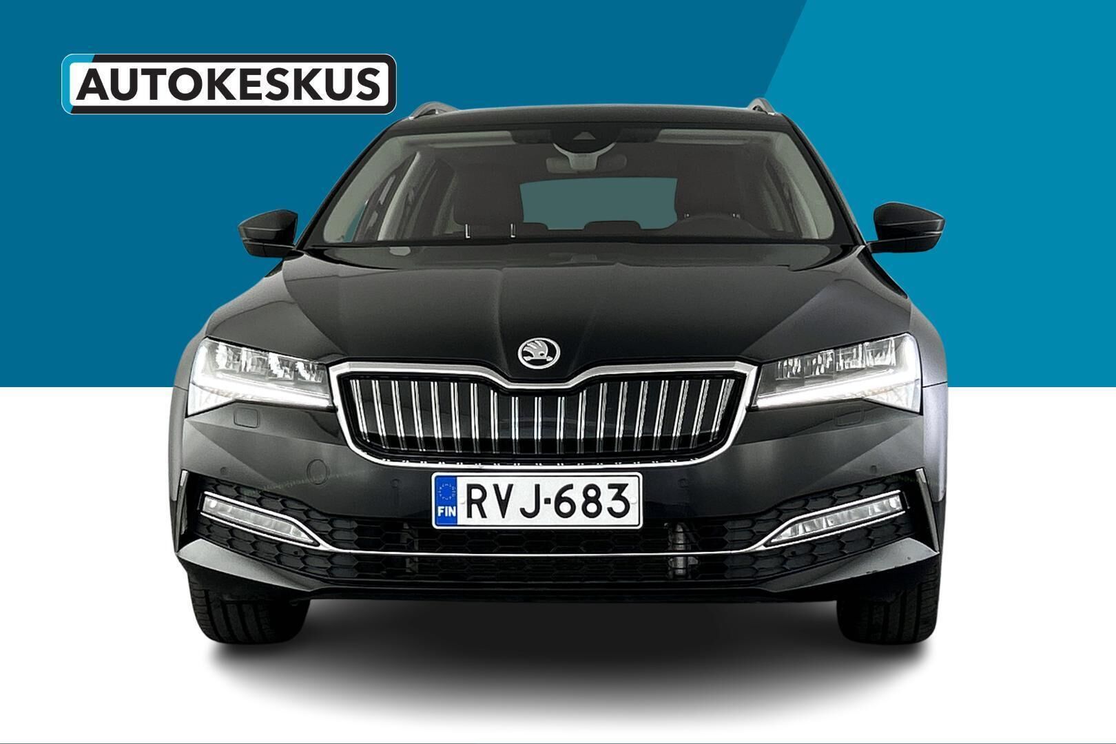 Skoda Superb iso kuva 2