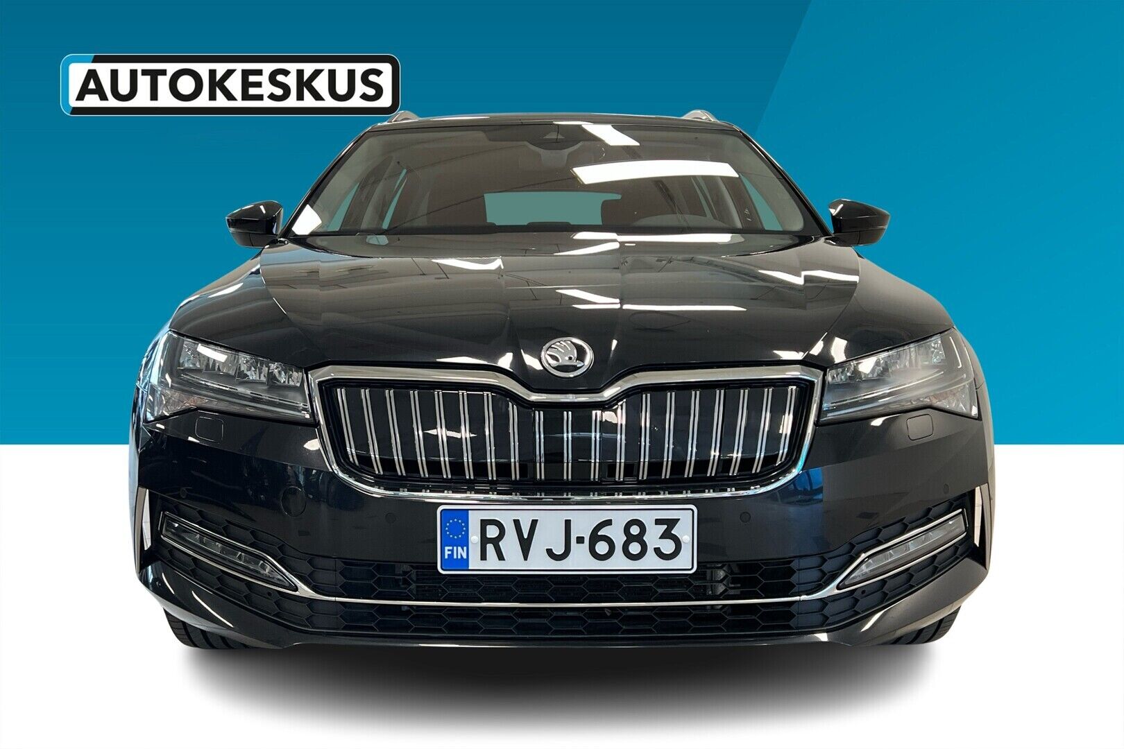 Skoda Superb iso kuva 3