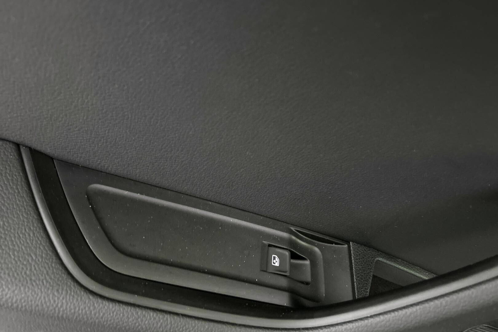 Skoda Superb iso kuva 30