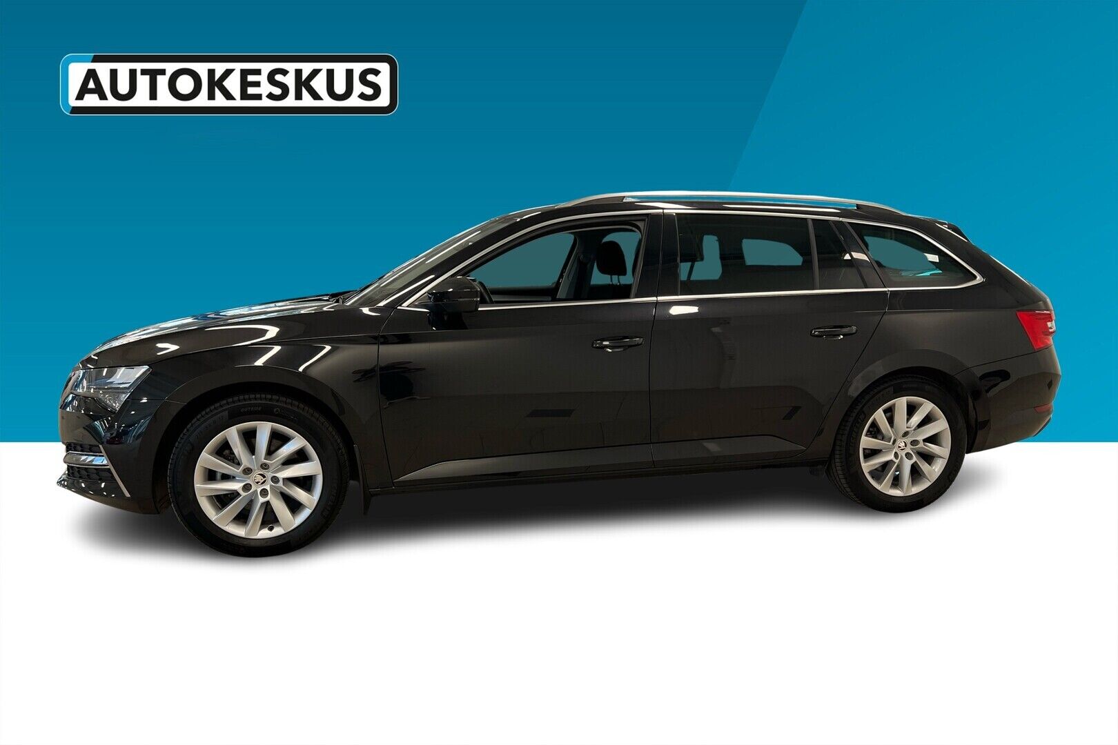 Skoda Superb iso kuva 4