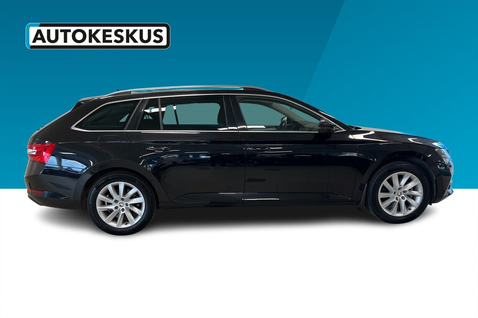 Skoda Superb iso kuva 5
