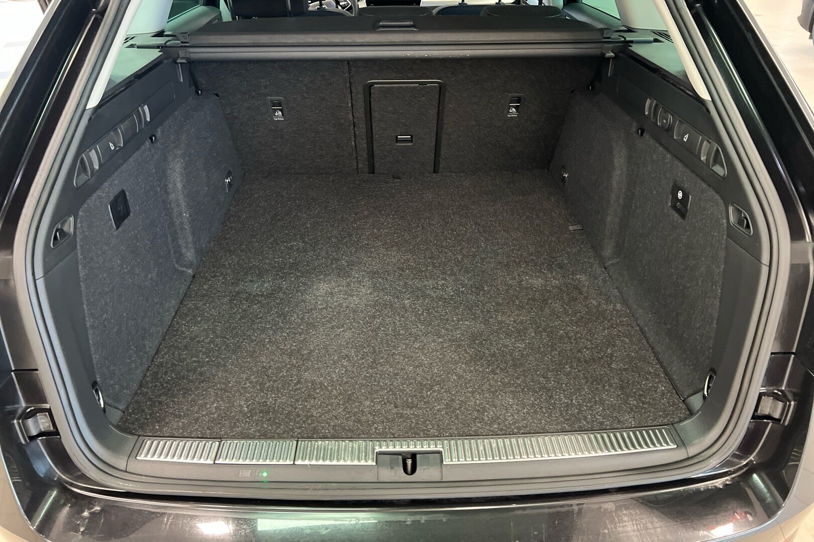 Skoda Superb iso kuva 9