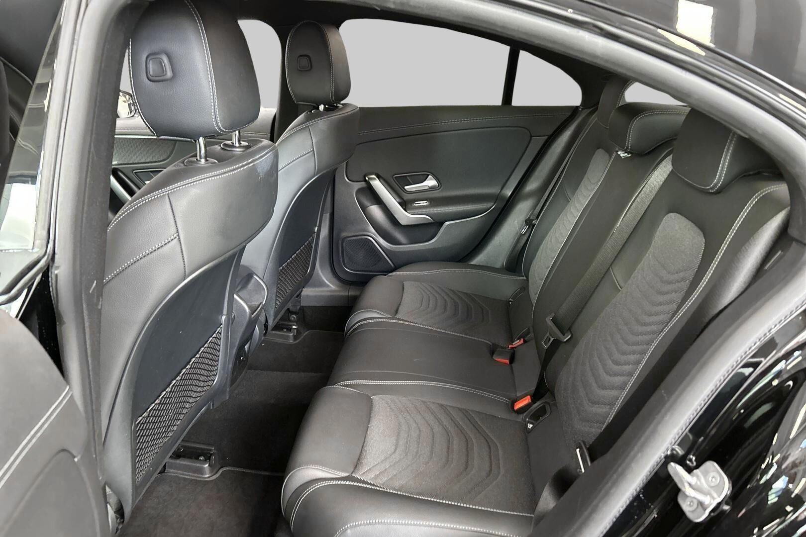 Mercedes-Benz CLA iso kuva 10