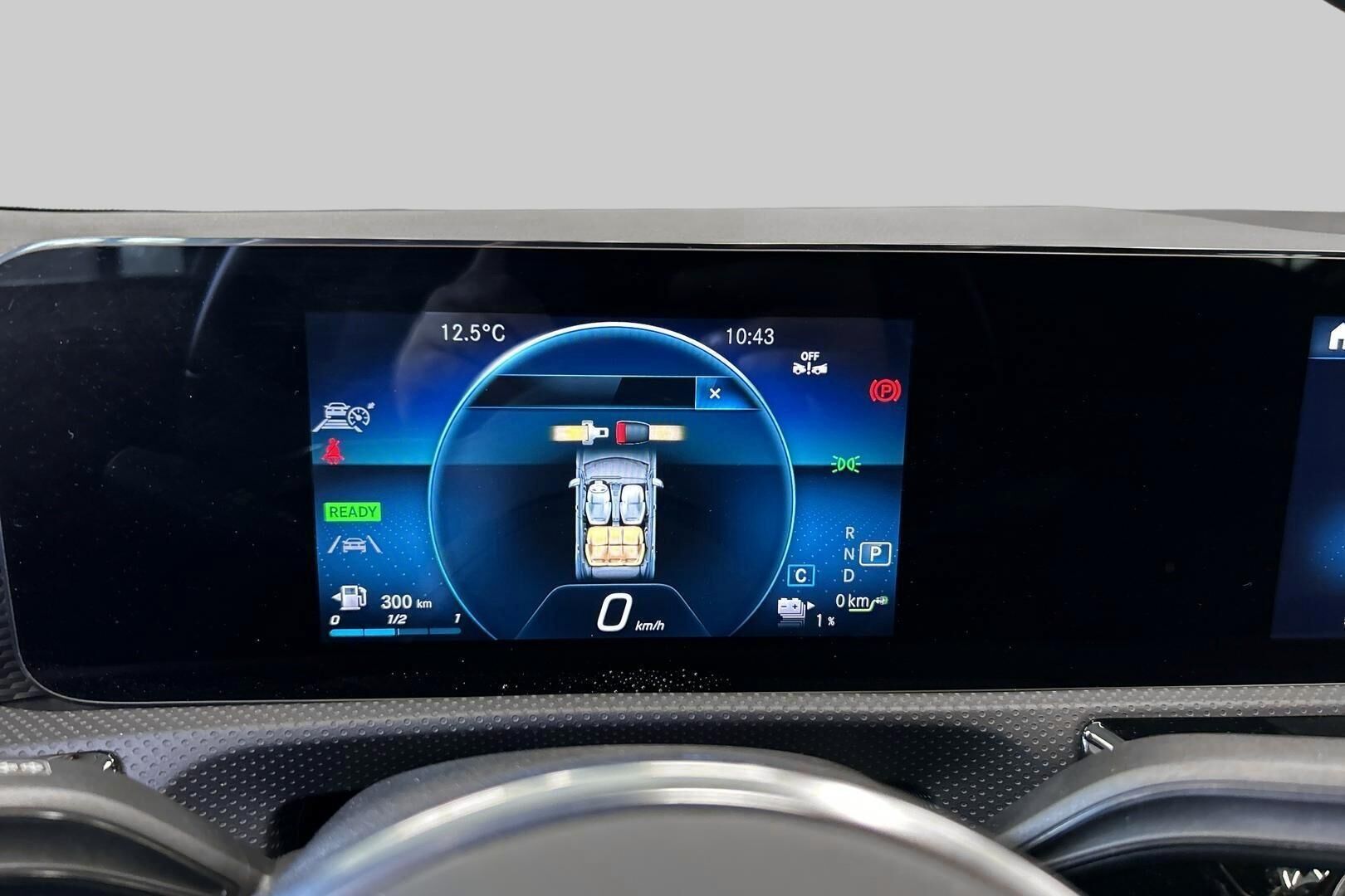 Mercedes-Benz CLA iso kuva 19