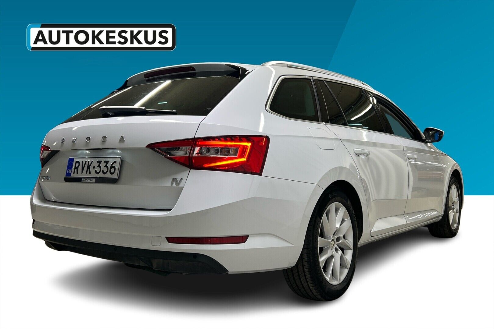 Skoda Superb iso kuva 1