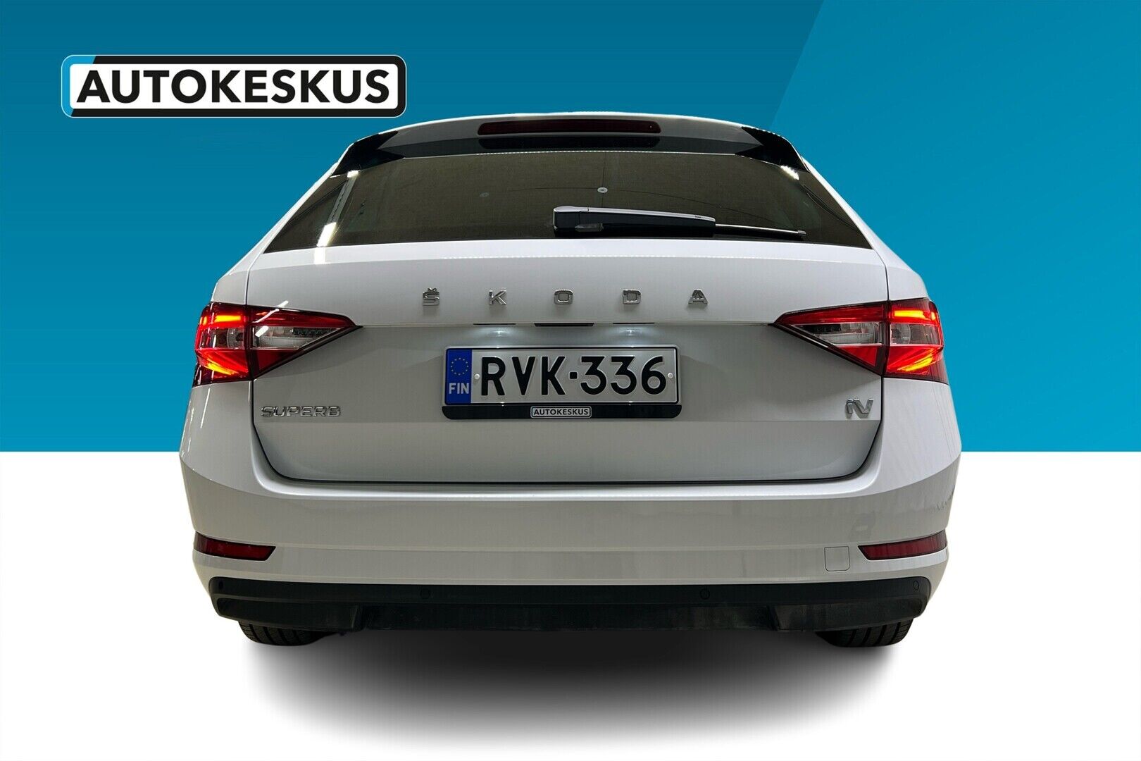 Skoda Superb iso kuva 2